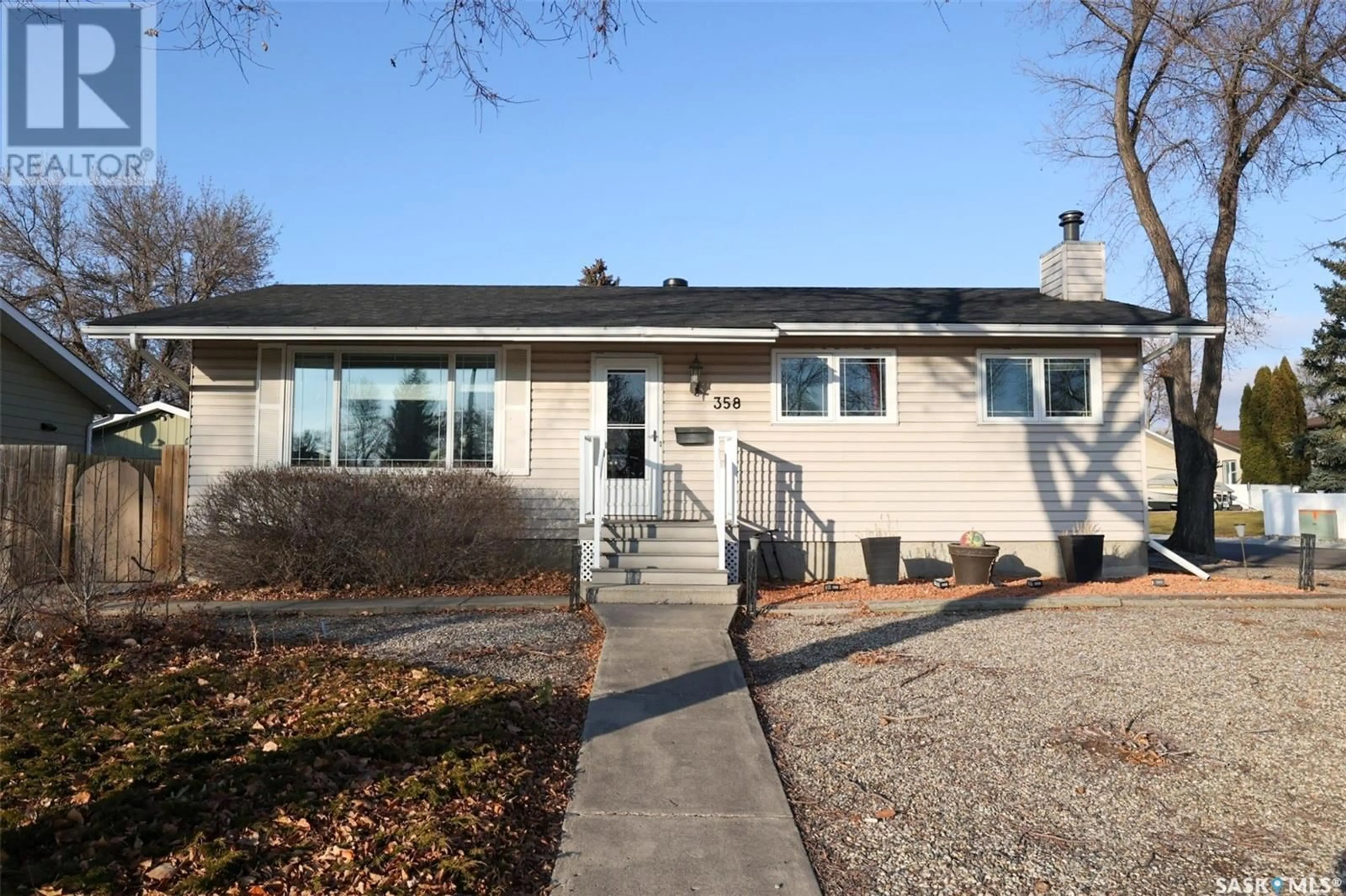 A pic from exterior of the house or condo, cottage for 358 Rodenbush DRIVE, Regina Saskatchewan S4R7L5