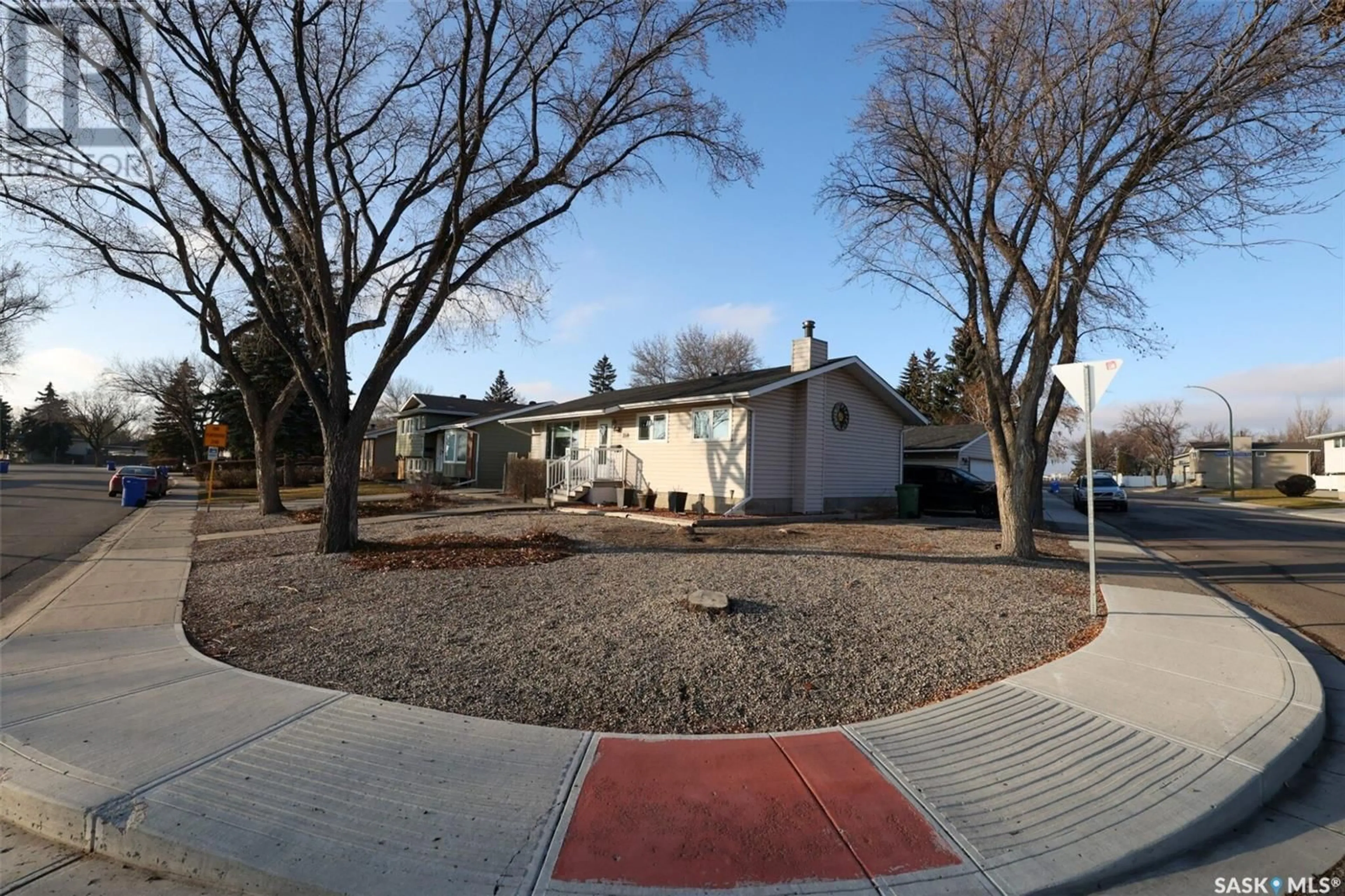 A pic from exterior of the house or condo, the street view for 358 Rodenbush DRIVE, Regina Saskatchewan S4R7L5