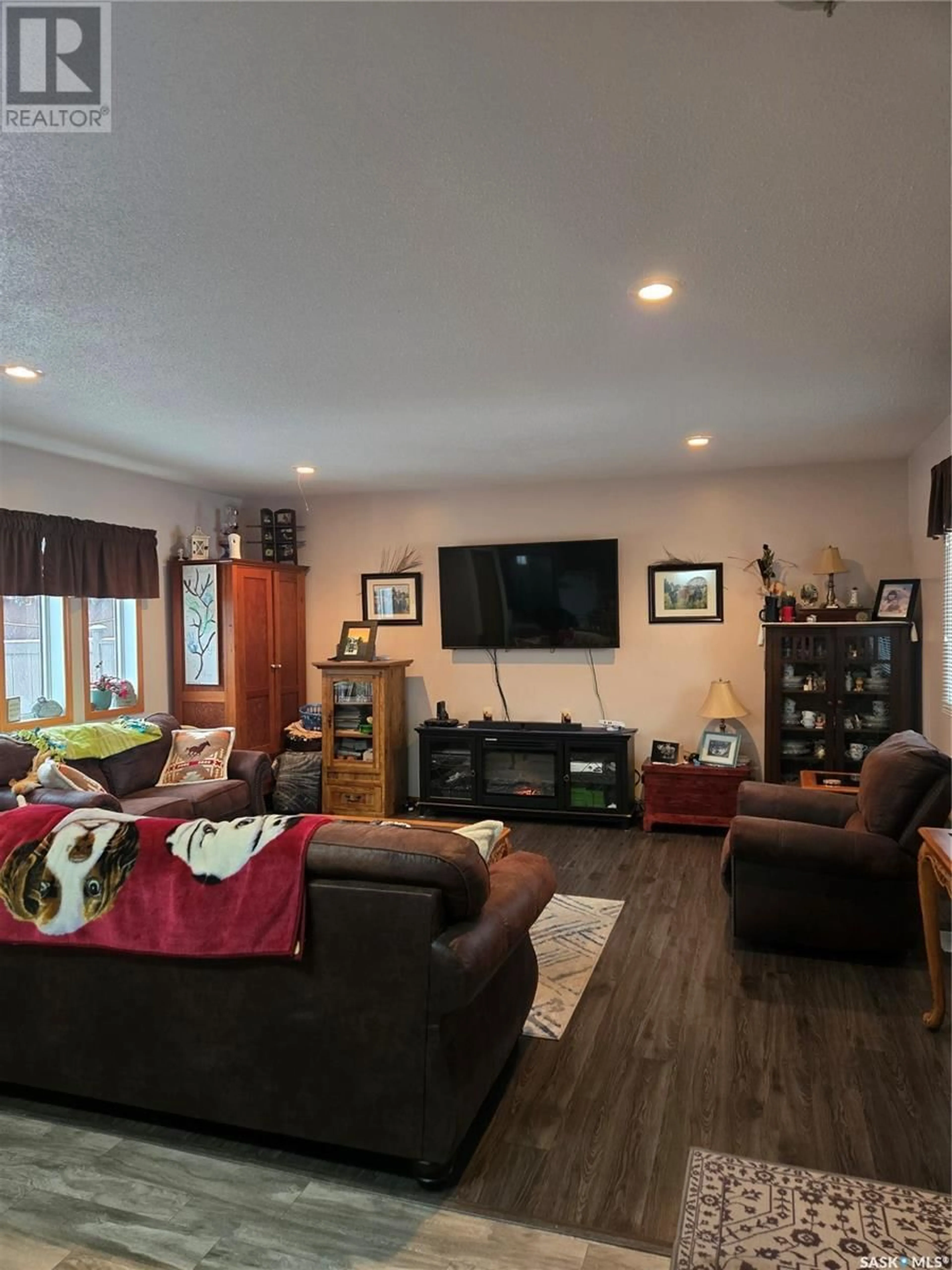 Living room, wood floors for 358 Prince Edward STREET, Melville Saskatchewan S0A2P0