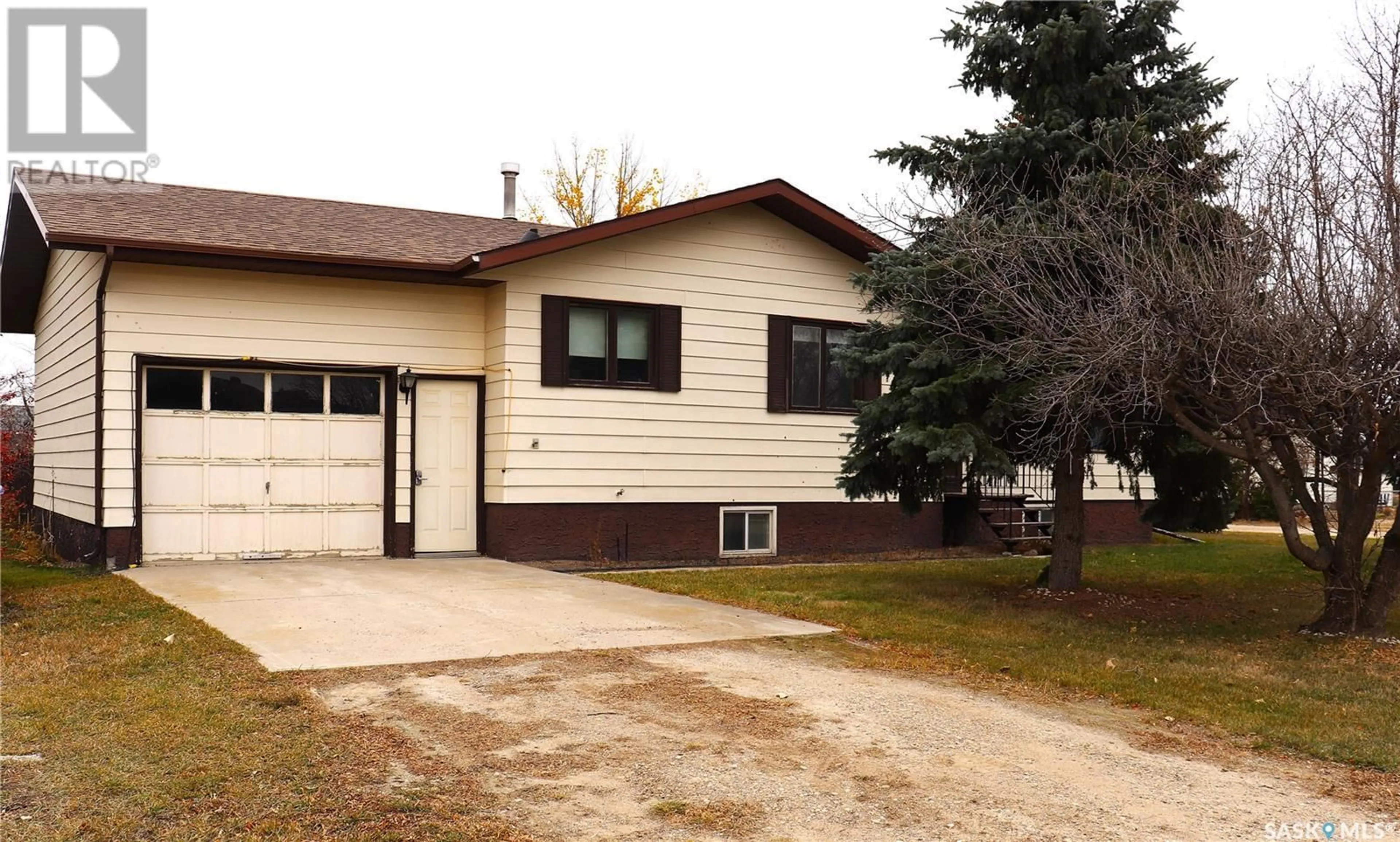 Frontside or backside of a home, cottage for 400 Garfield AVENUE, Hanley Saskatchewan S0G2E0