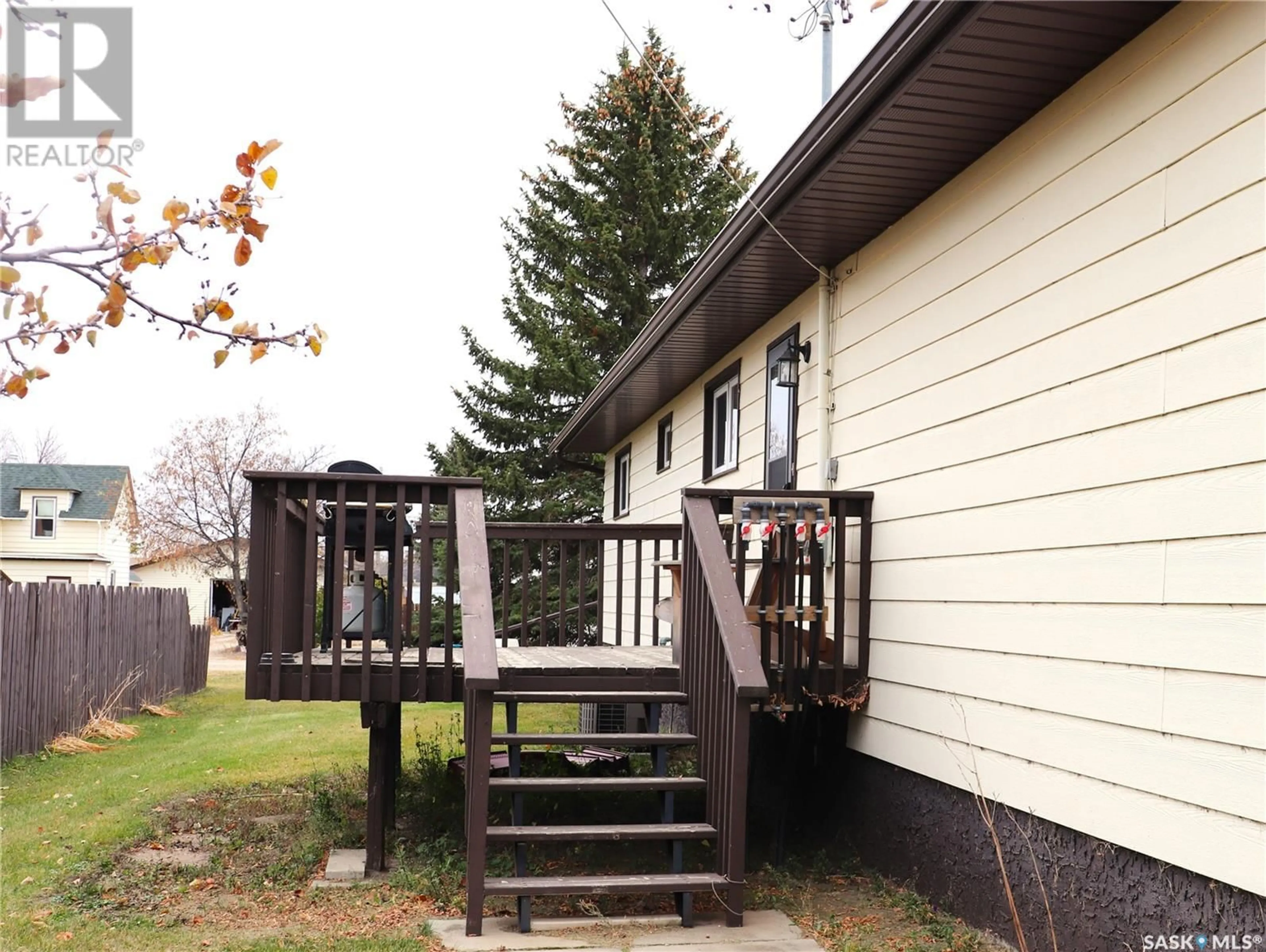 Frontside or backside of a home, cottage for 400 Garfield AVENUE, Hanley Saskatchewan S0G2E0