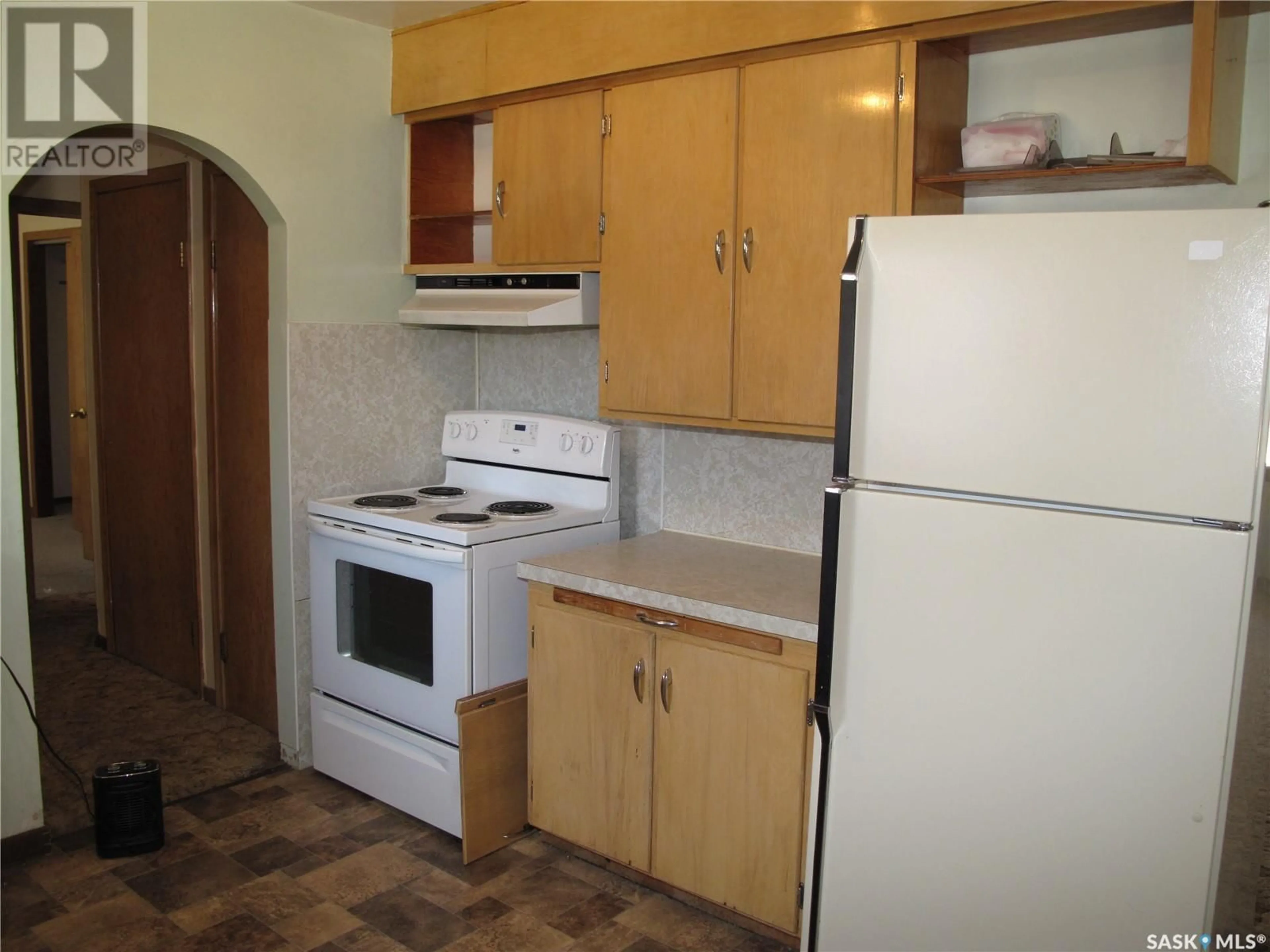 Standard kitchen, unknown floor, cottage for 41 Wilkin STREET, Fillmore Saskatchewan S0C1N0