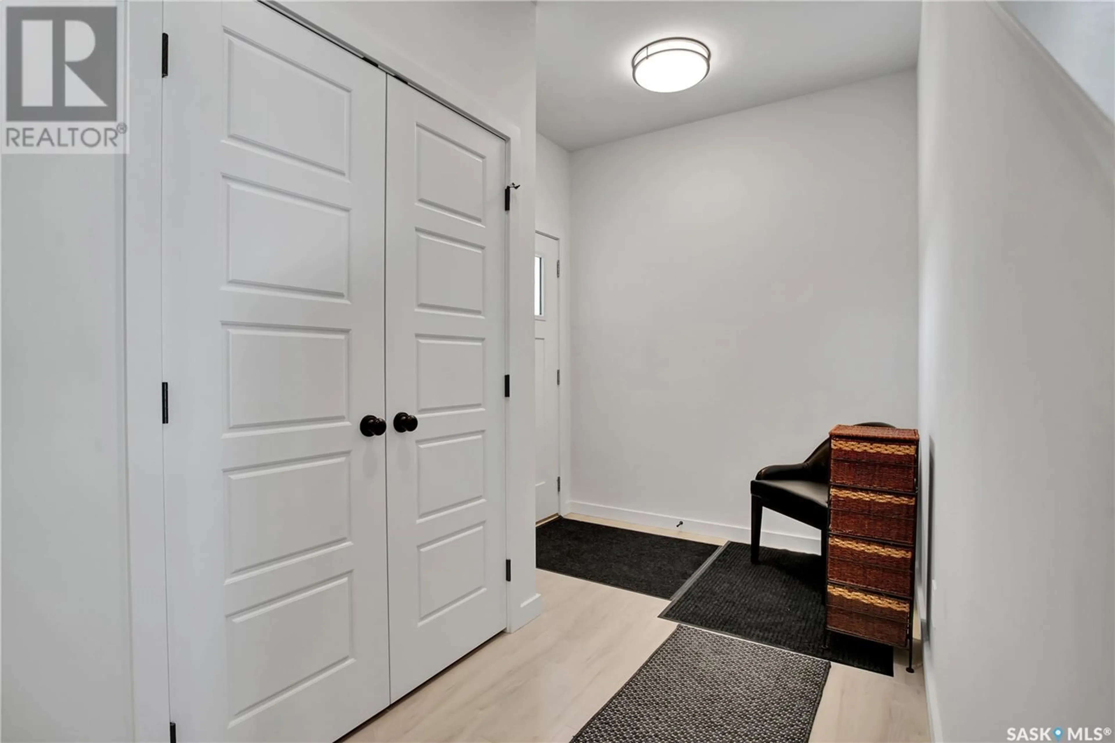 Indoor entryway, unknown floor for 413 Germain MANOR, Saskatoon Saskatchewan S7V0V1