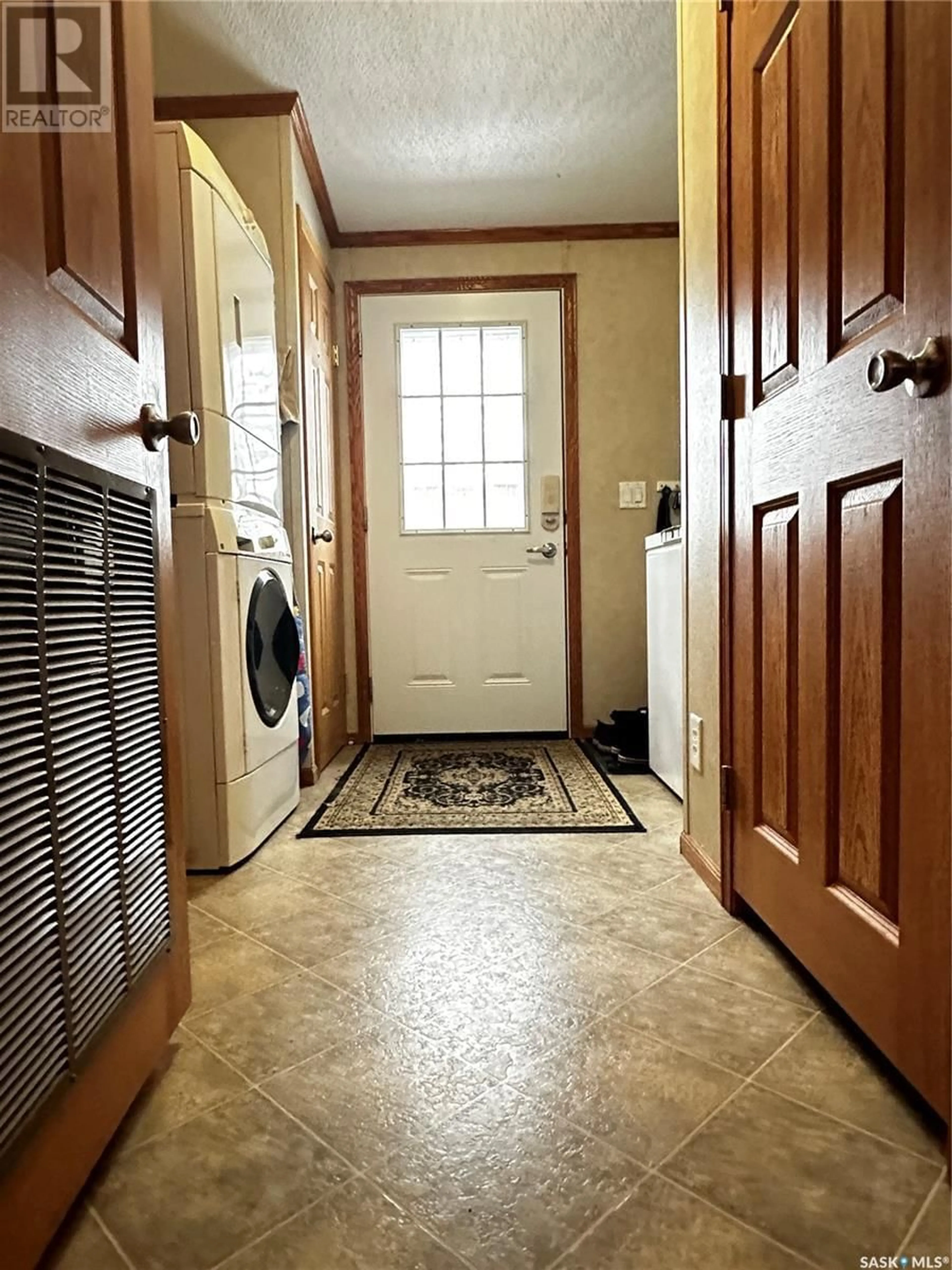 Indoor entryway, wood floors for #8 555 Dielschneider ROAD, Melville Saskatchewan S0A2P0