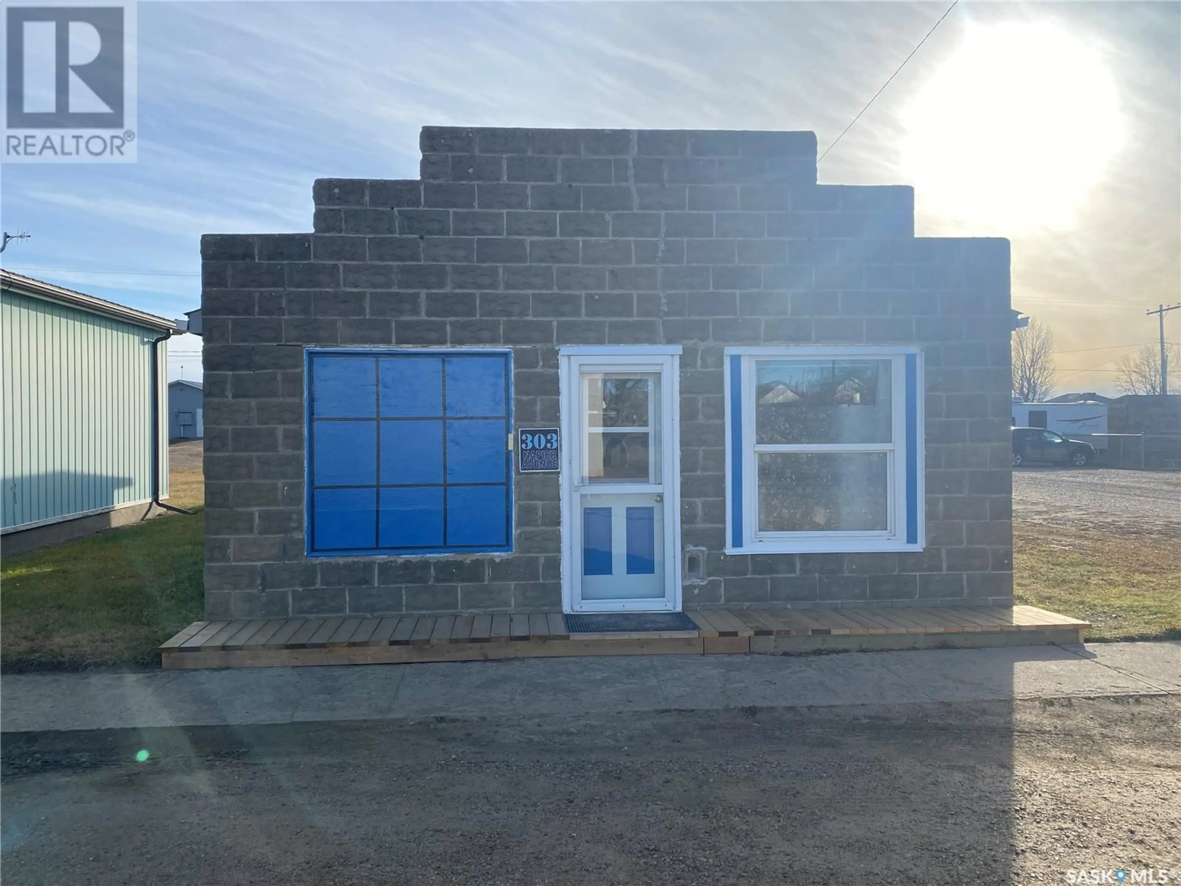 A pic from exterior of the house or condo, the front or back of building for 303 Napier AVENUE, Cadillac Saskatchewan S0N0K0