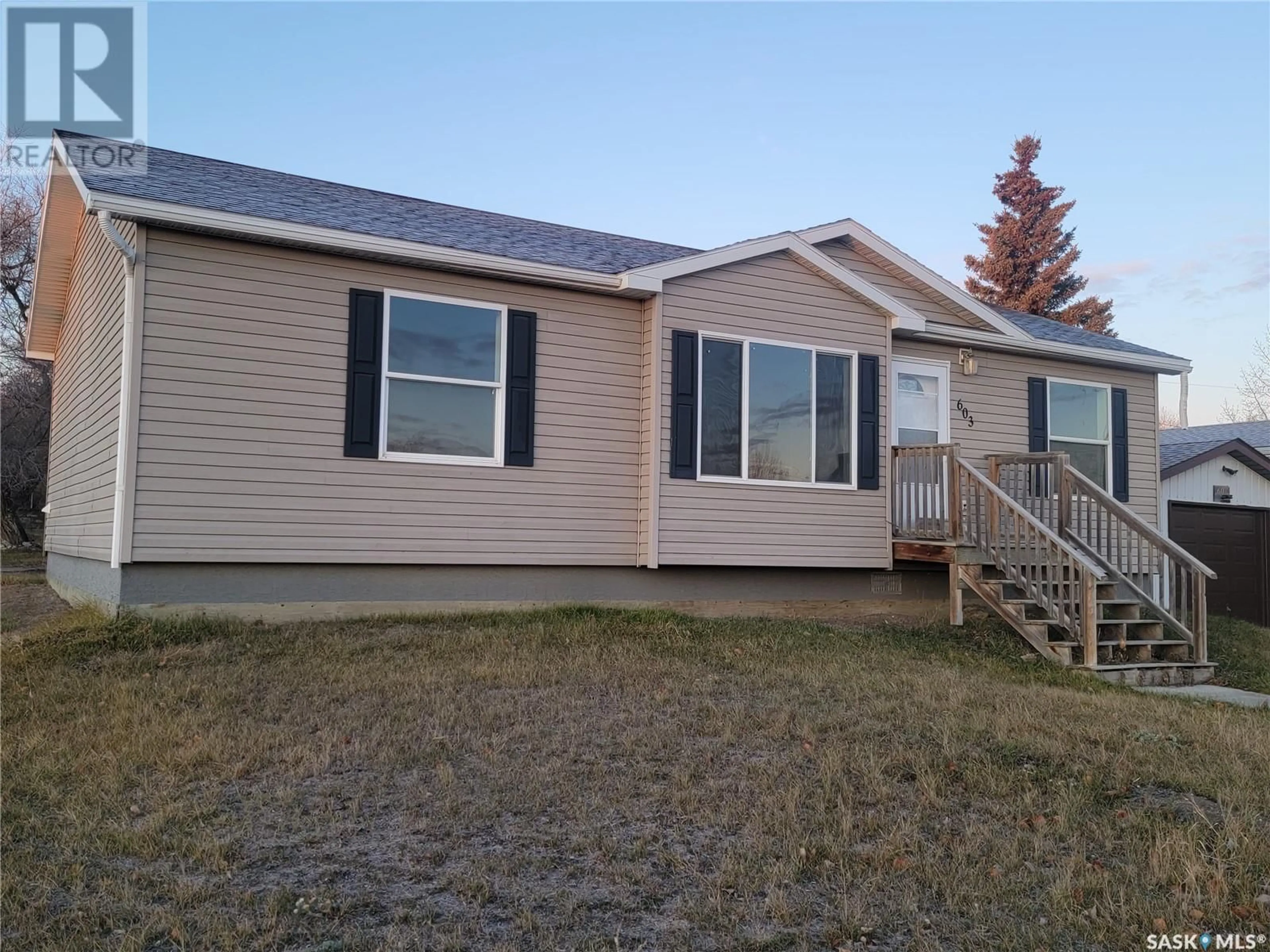 A pic from exterior of the house or condo, cottage for 603 Pacific AVENUE, Kerrobert Saskatchewan S0L2A0