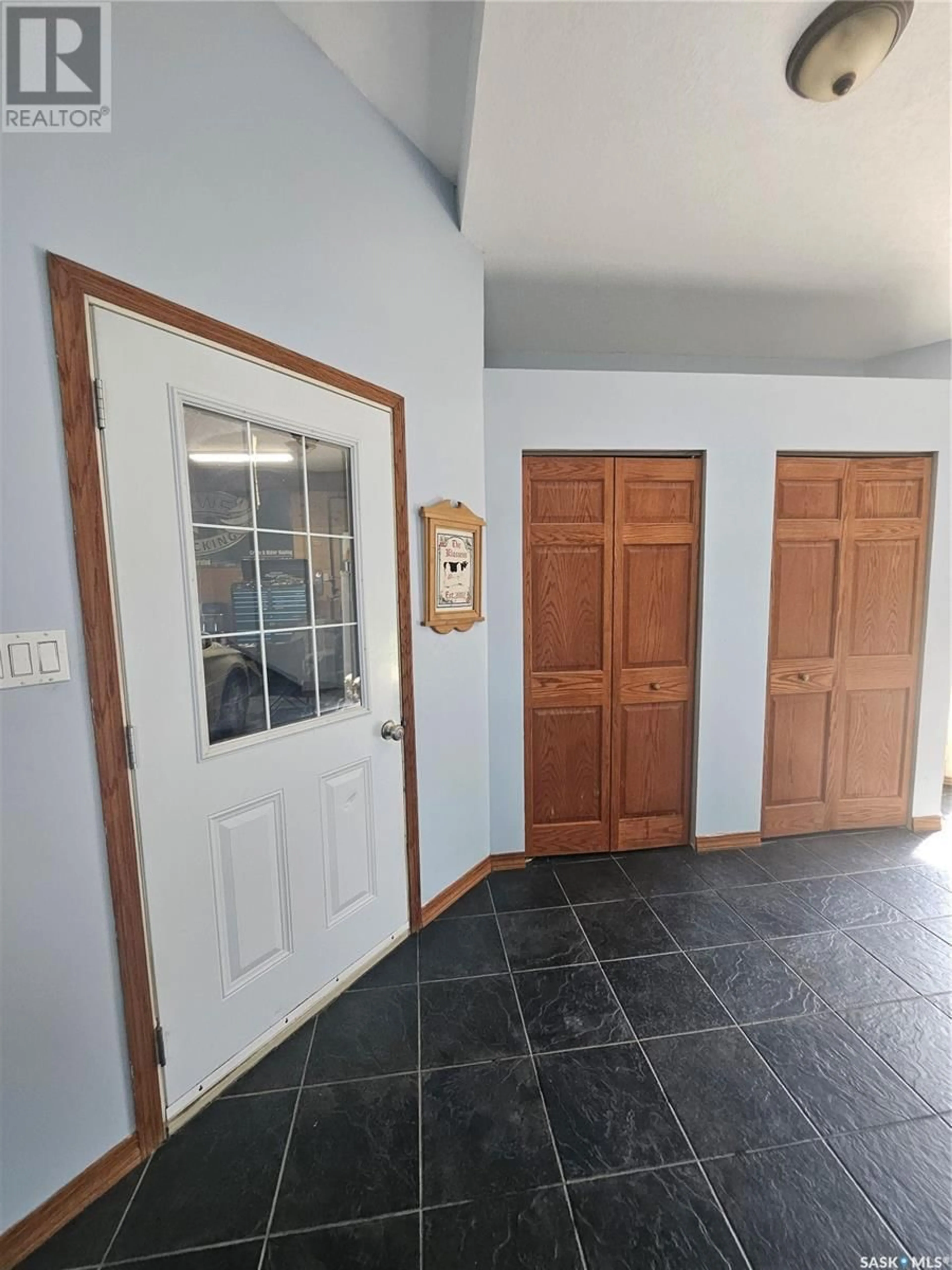 Indoor entryway, not visible floor for 406 First AVENUE E, Lampman Saskatchewan S0C1N0