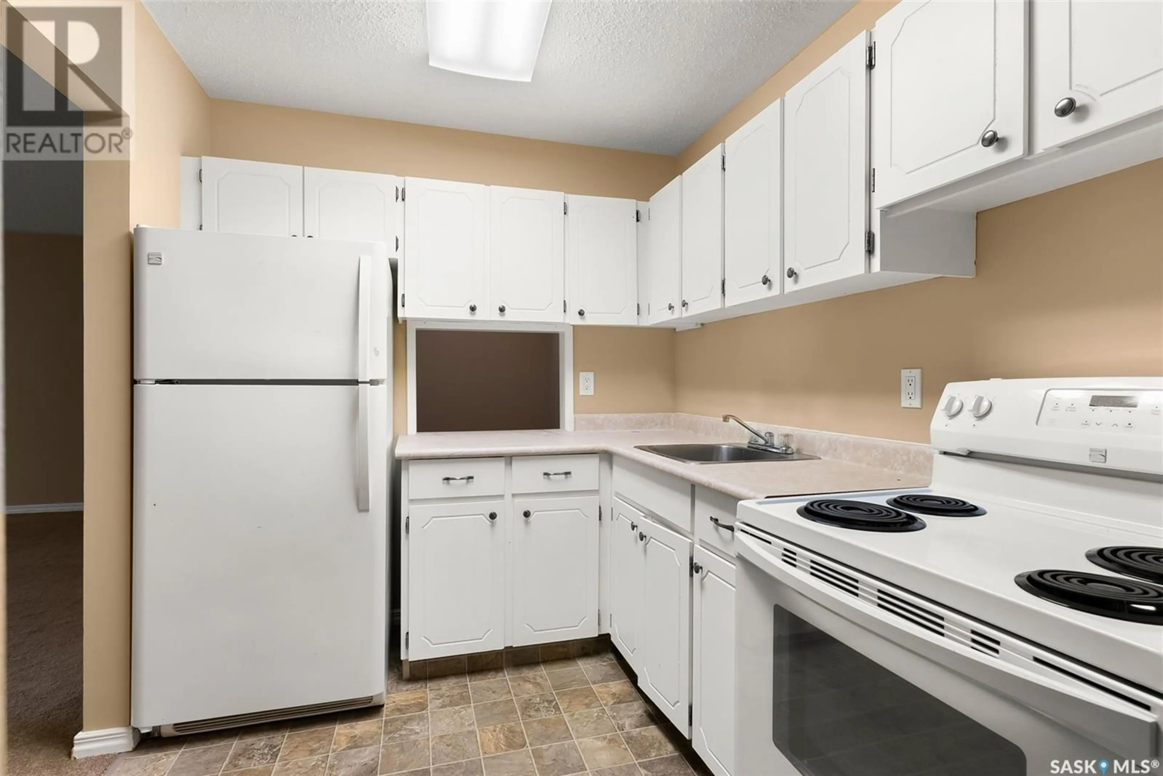 Standard kitchen, cottage for 18B Nollet AVENUE, Regina Saskatchewan S4T7P9