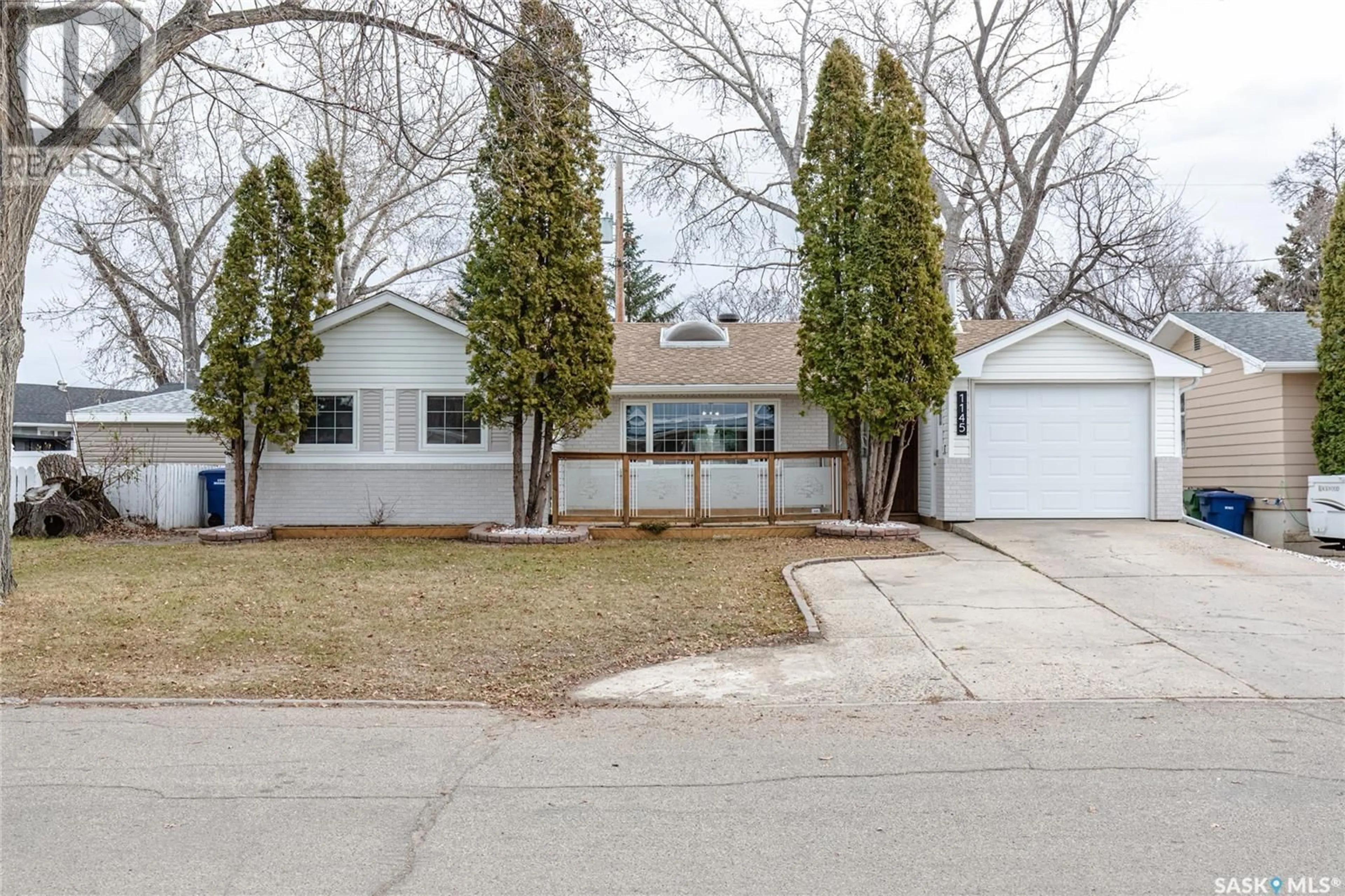 Frontside or backside of a home, the street view for 1145 Bogue AVENUE, Moose Jaw Saskatchewan S6H4M4