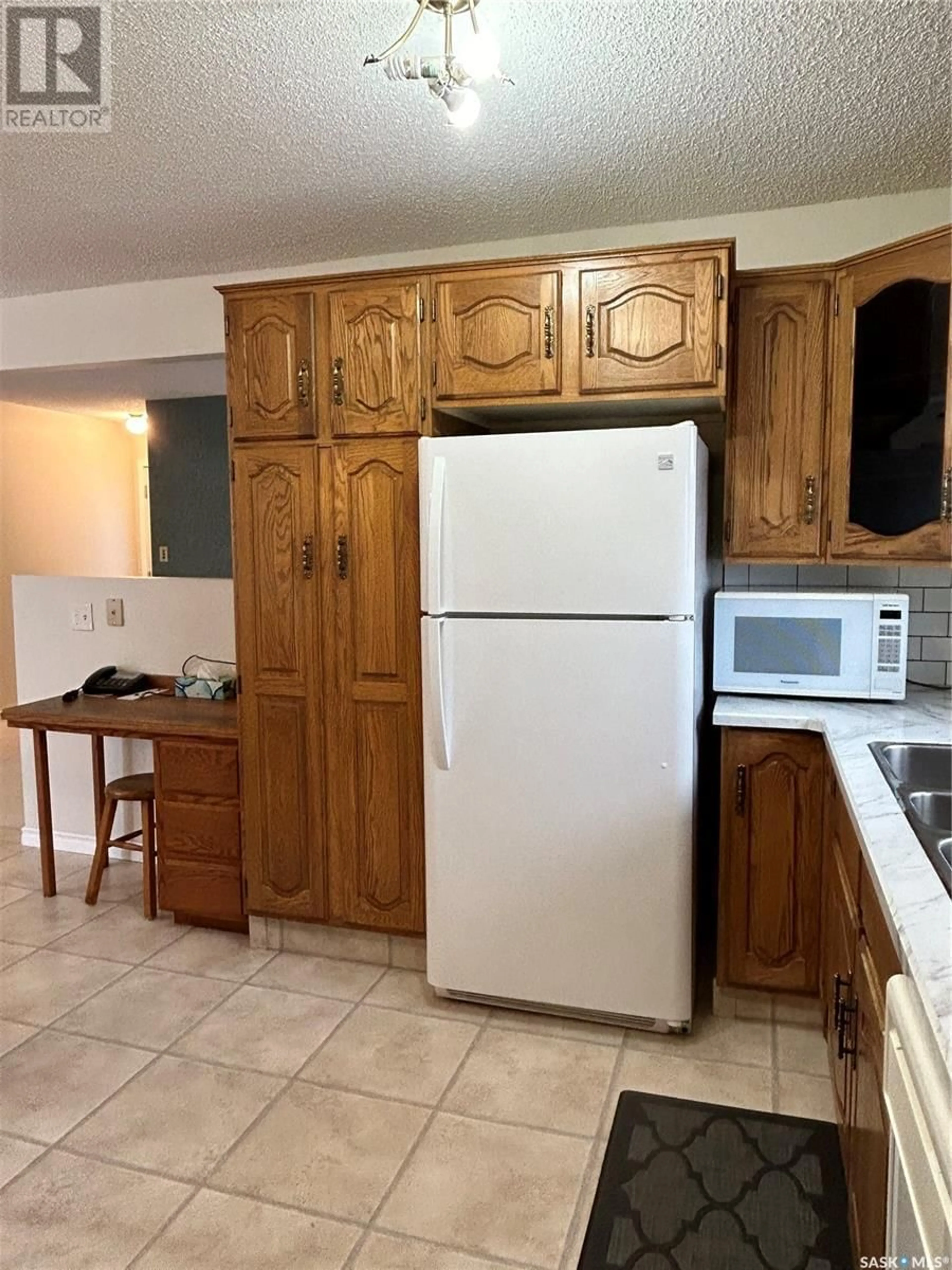 Standard kitchen, cottage for 224 Duncan ROAD, Estevan Saskatchewan S4A0A2