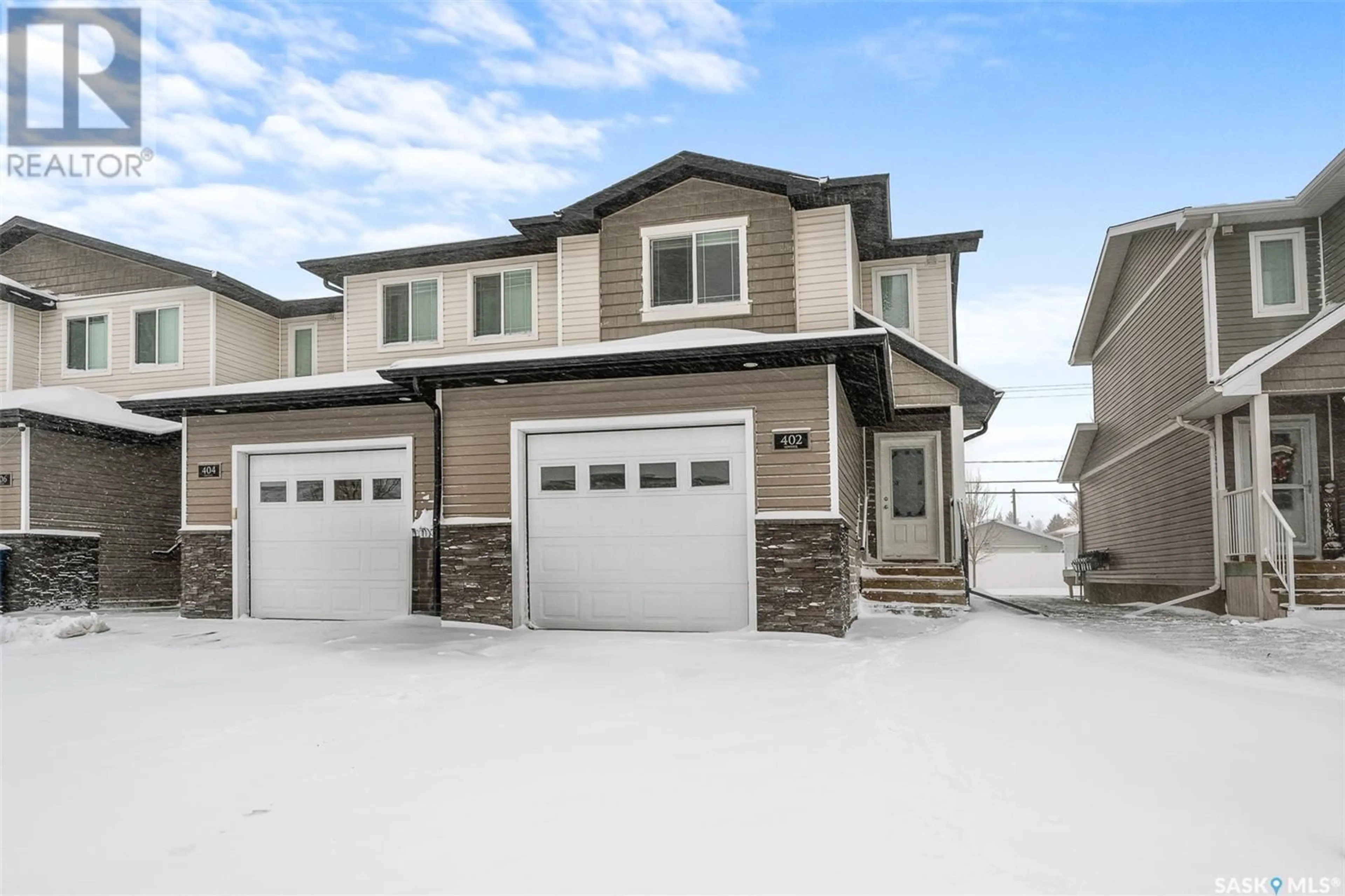 Frontside or backside of a home, the street view for 402 940 Bradley STREET, Moose Jaw Saskatchewan S6H3M4