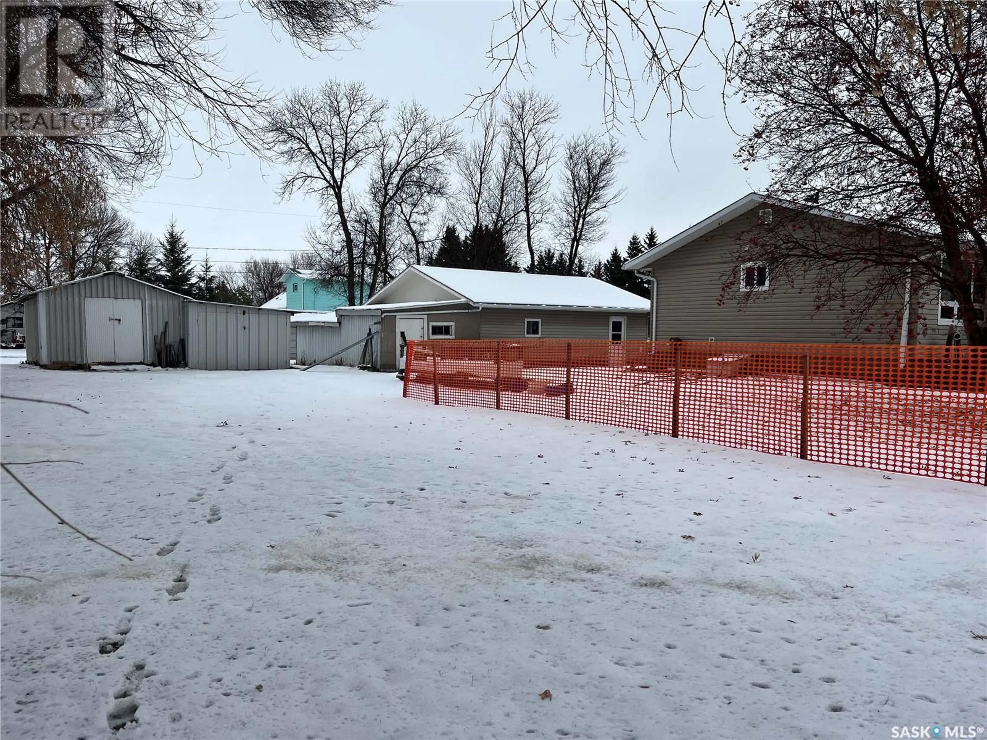 Shed for 414 2ND AVENUE, Spy Hill Saskatchewan S0A3W0