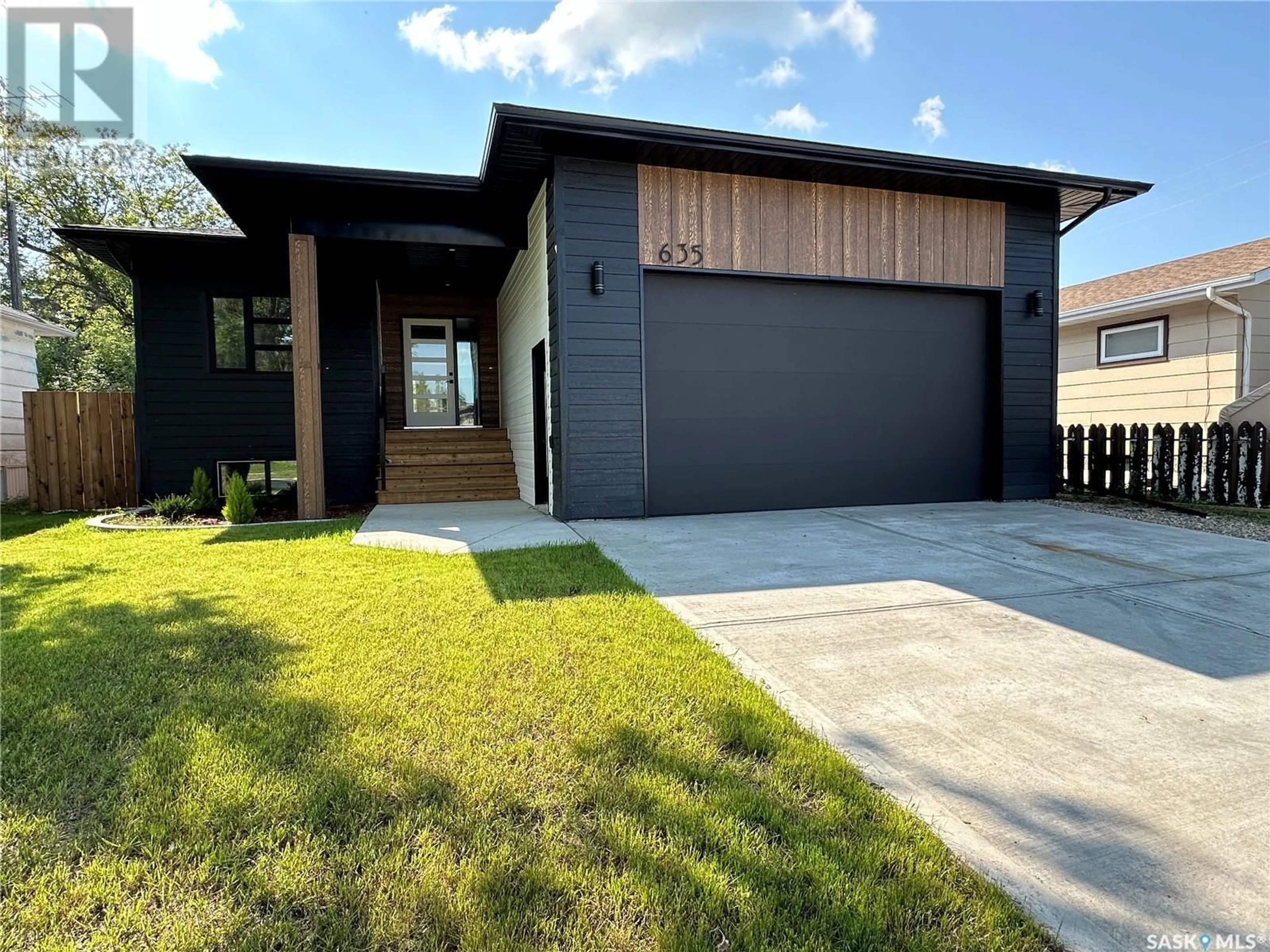 Frontside or backside of a home, cottage for 635 14th STREET, Humboldt Saskatchewan S0K2A0