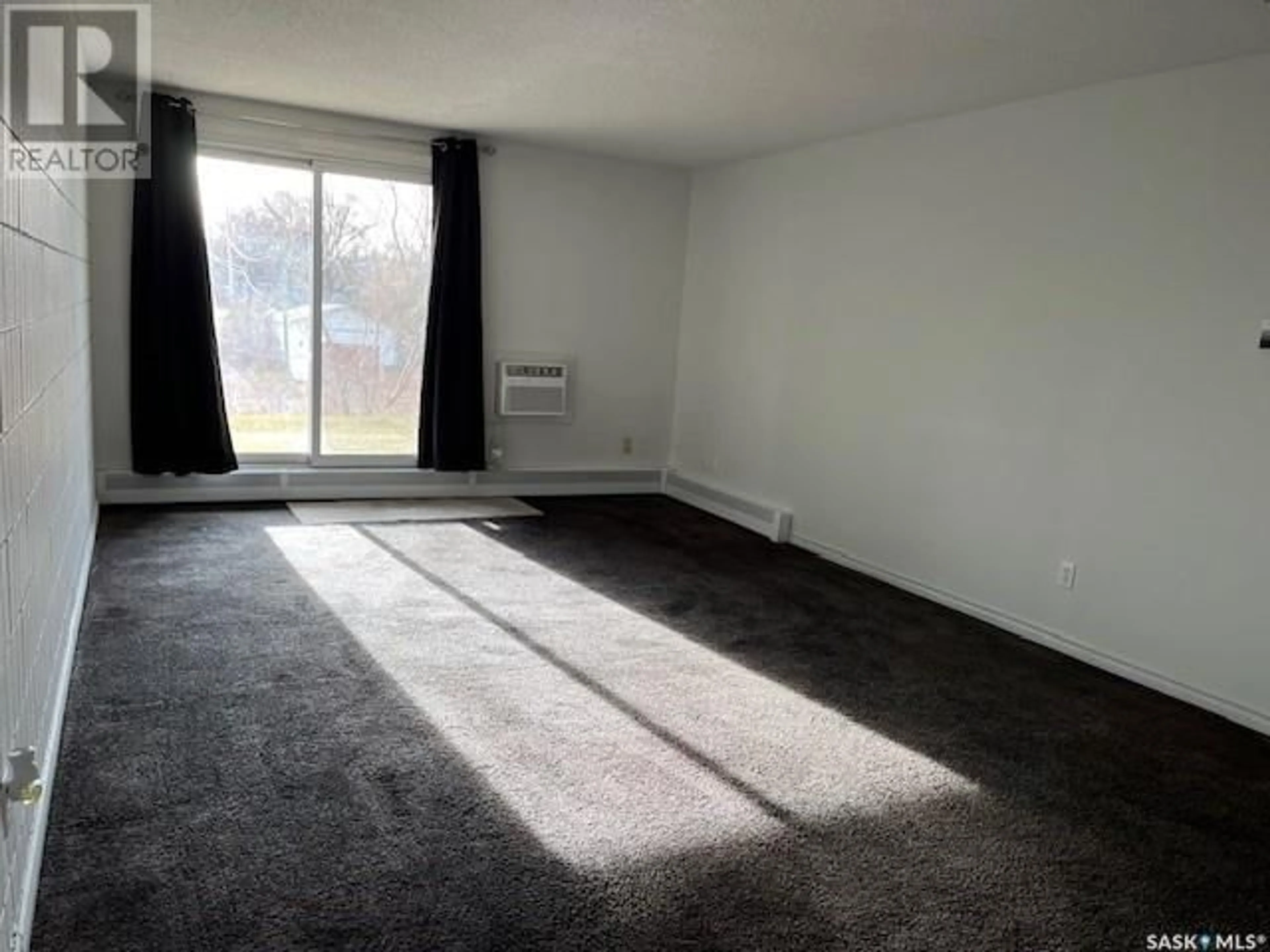 A pic of a room, unknown floor for 108 590 Laurier STREET W, Moose Jaw Saskatchewan S6H6X6