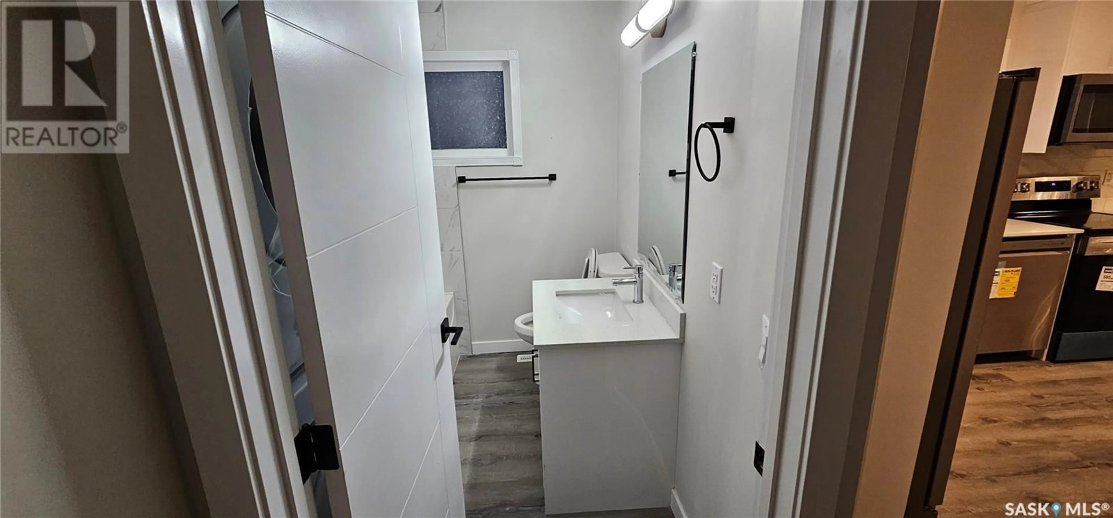 Standard bathroom, unknown floor for 1149 K AVENUE N, Saskatoon Saskatchewan S7L2N7