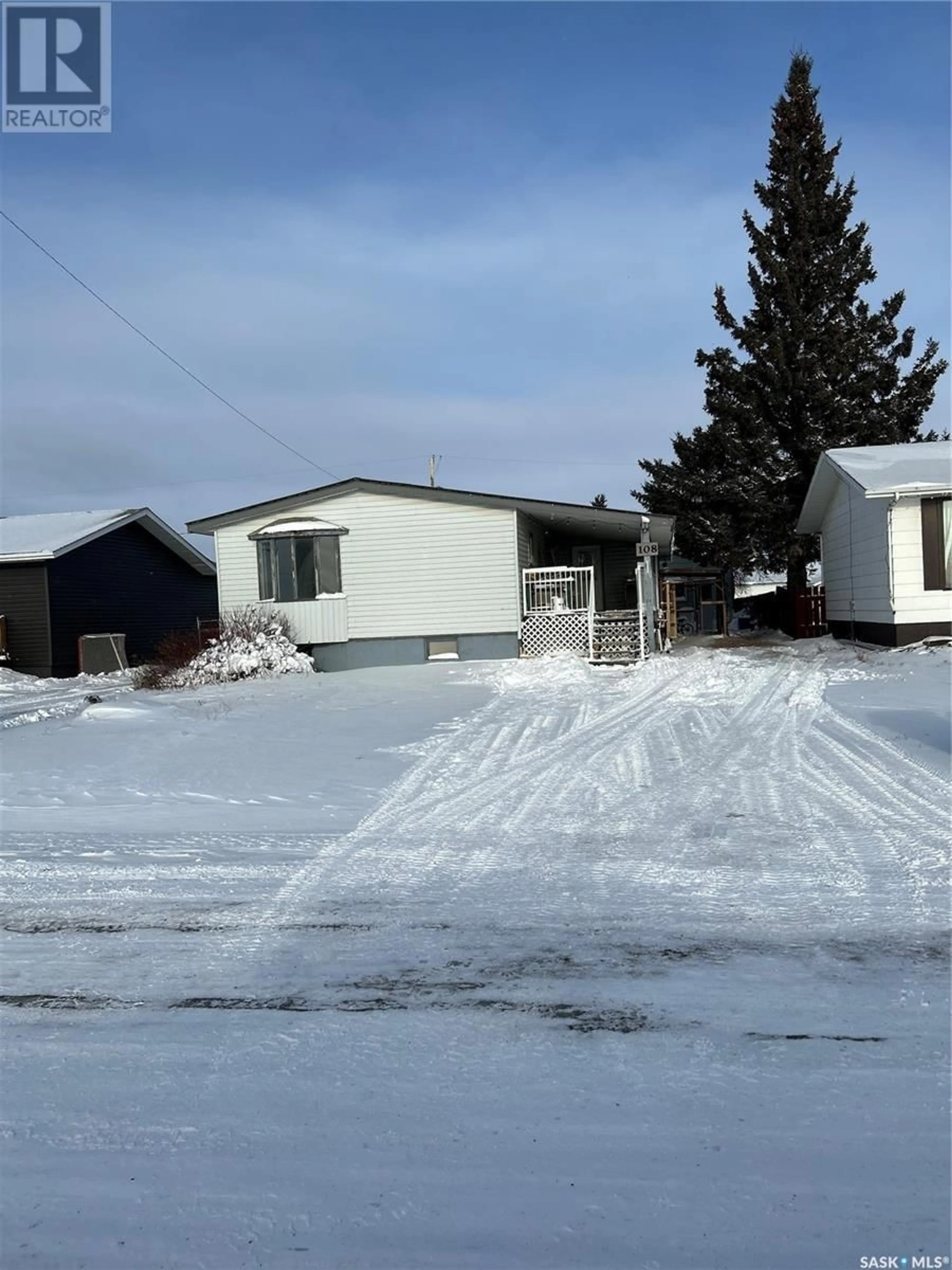 Frontside or backside of a home, the street view for 108 Railway AVENUE E, Shellbrook Saskatchewan S0J2E0