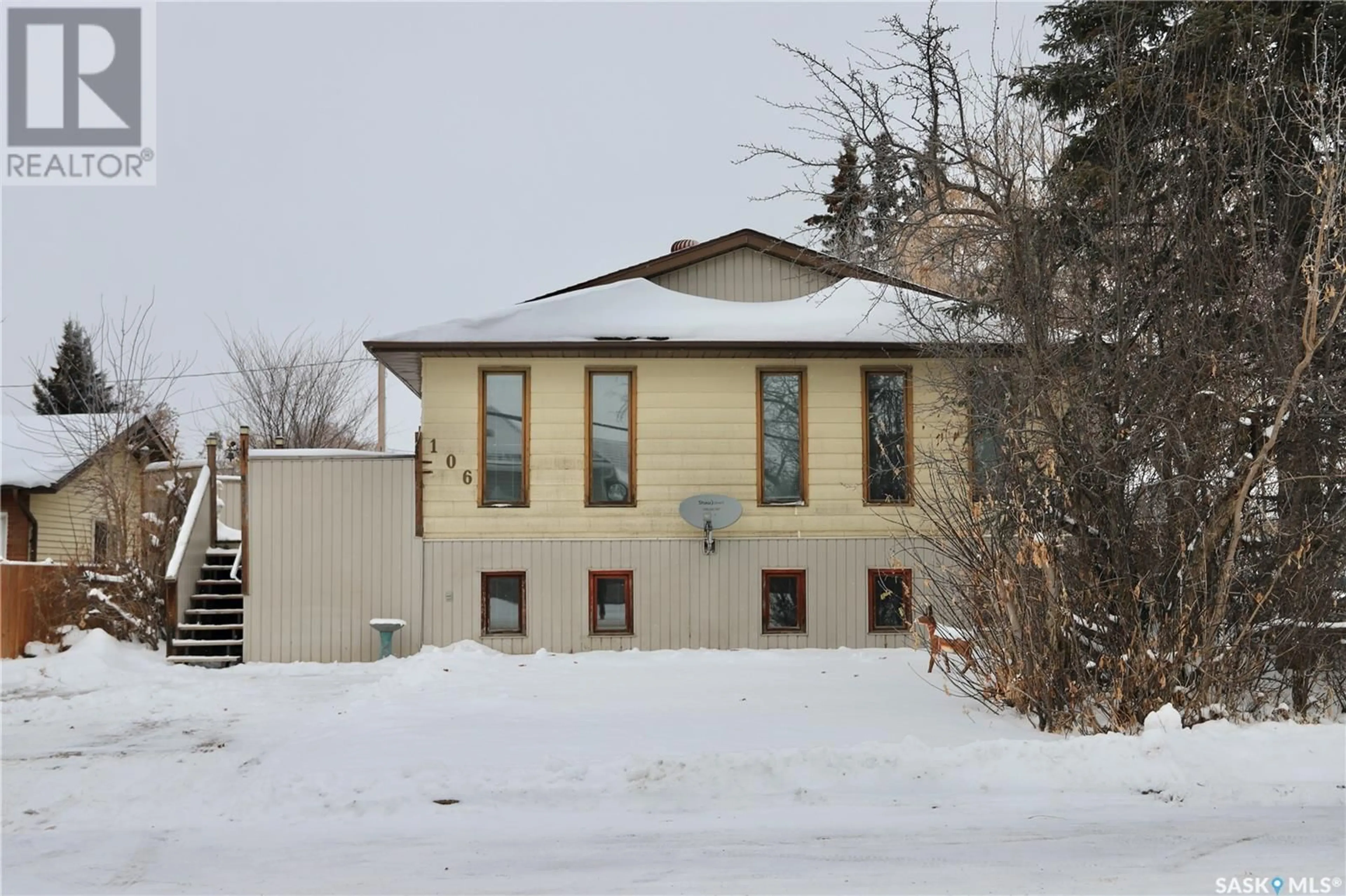 A pic from exterior of the house or condo, the front or back of building for 106 2nd AVENUE W, Shellbrook Saskatchewan S0J2E0