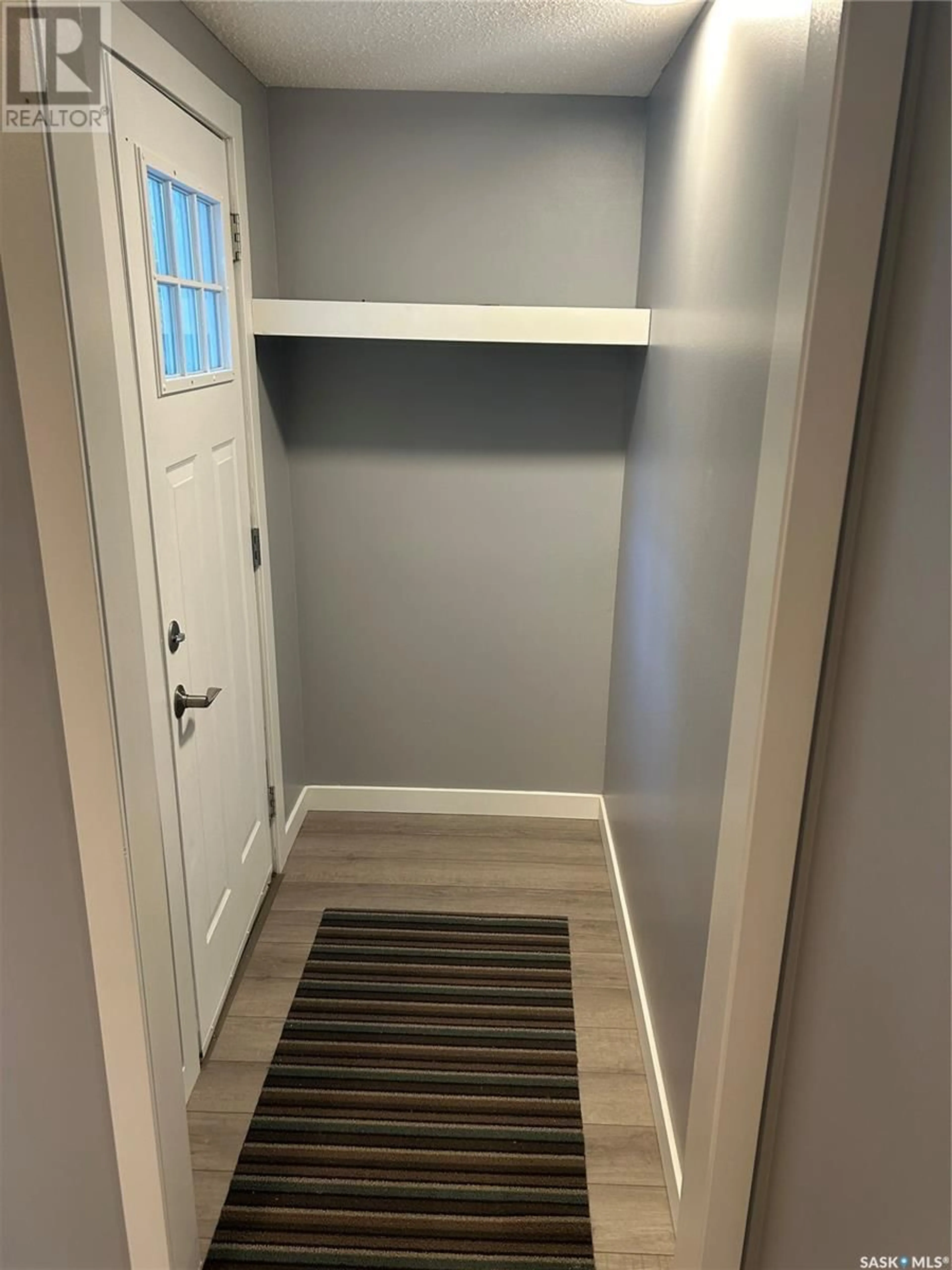 Indoor entryway for 2059 MCDONALD STREET, Regina Saskatchewan S4N2Y4