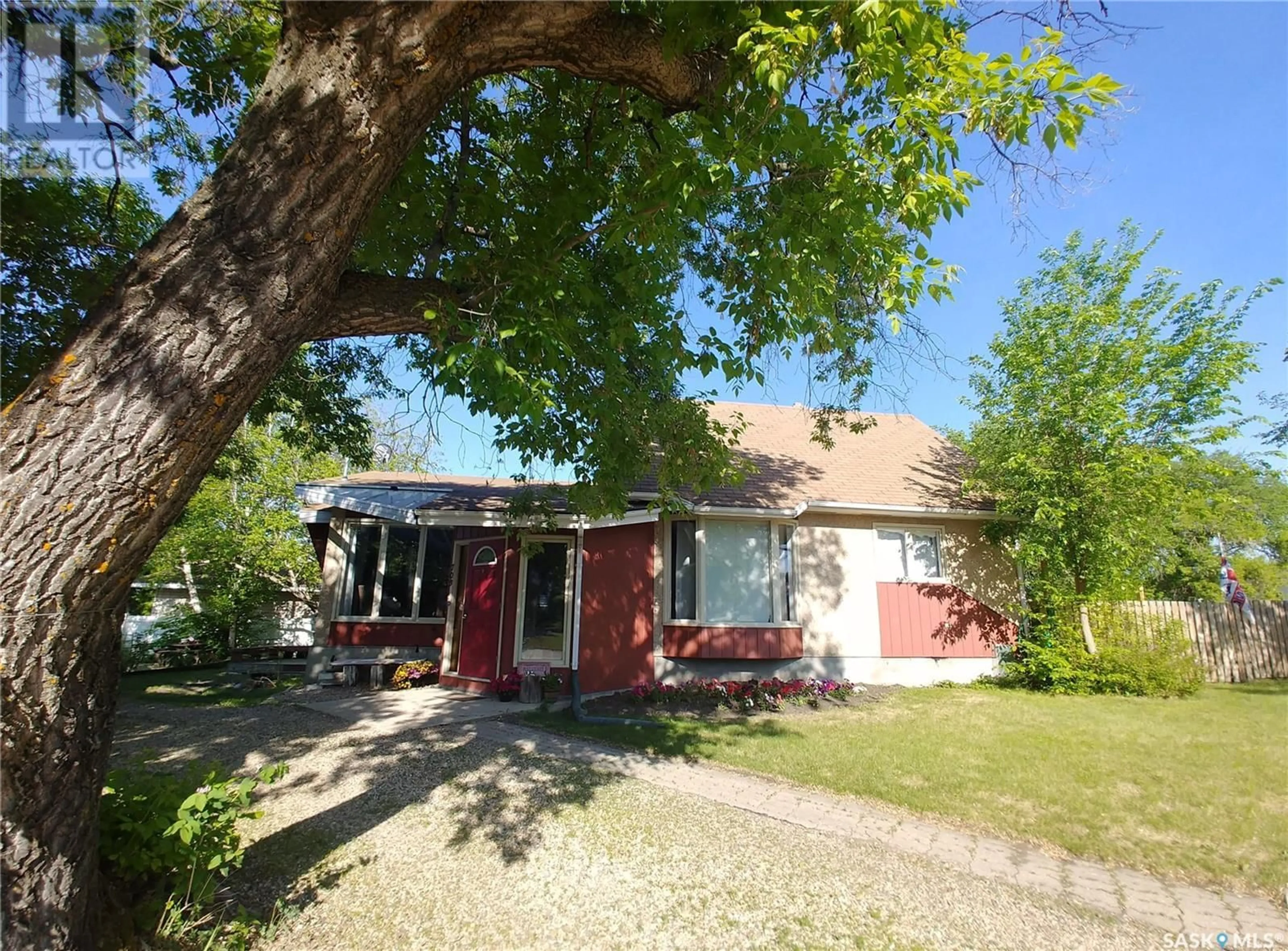 Frontside or backside of a home, cottage for 703 Central AVENUE, Kamsack Saskatchewan S0A1S0