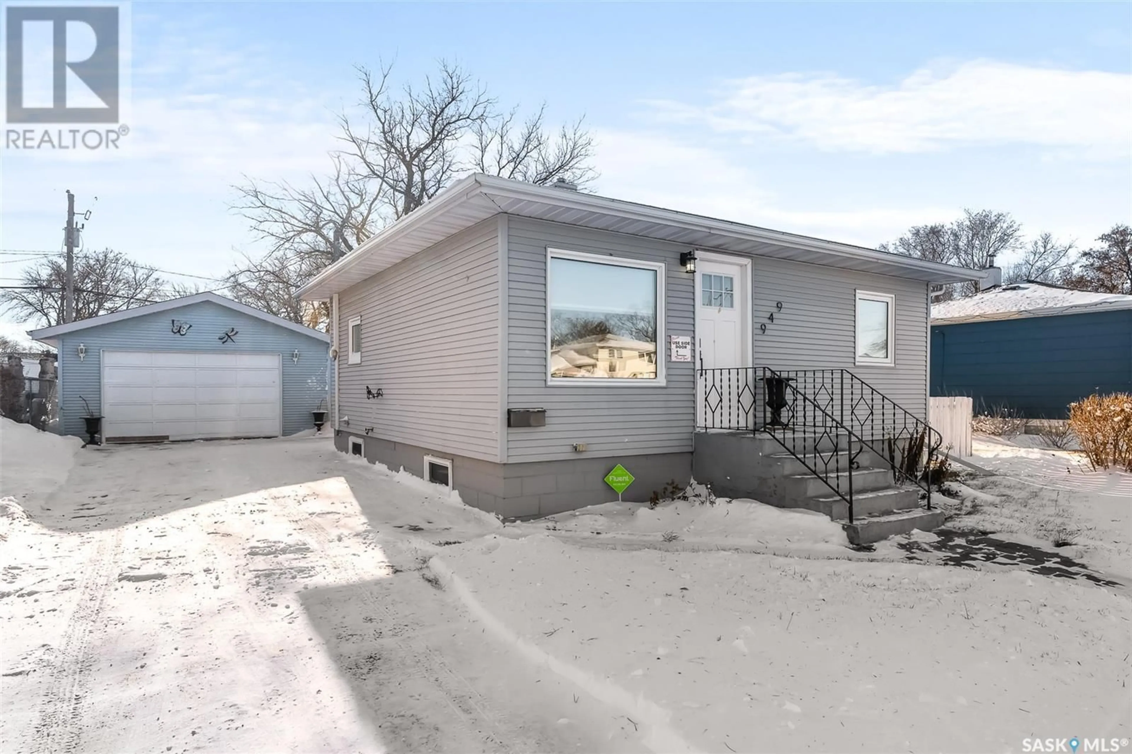 Frontside or backside of a home, cottage for 949 Vaughan STREET W, Moose Jaw Saskatchewan S6H5N9