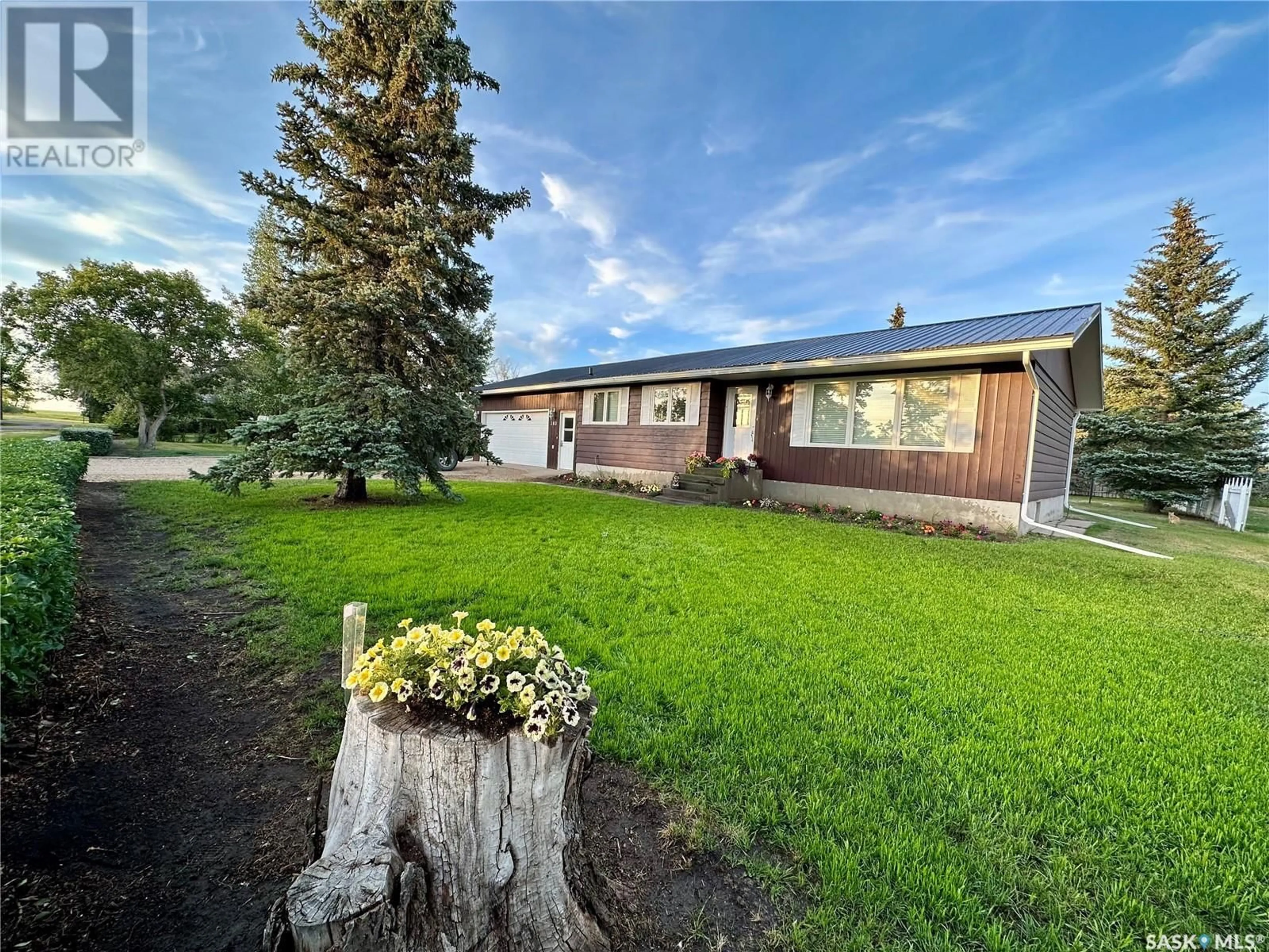 Frontside or backside of a home, cottage for 103 1st STREET, Limerick Saskatchewan S0H2P0