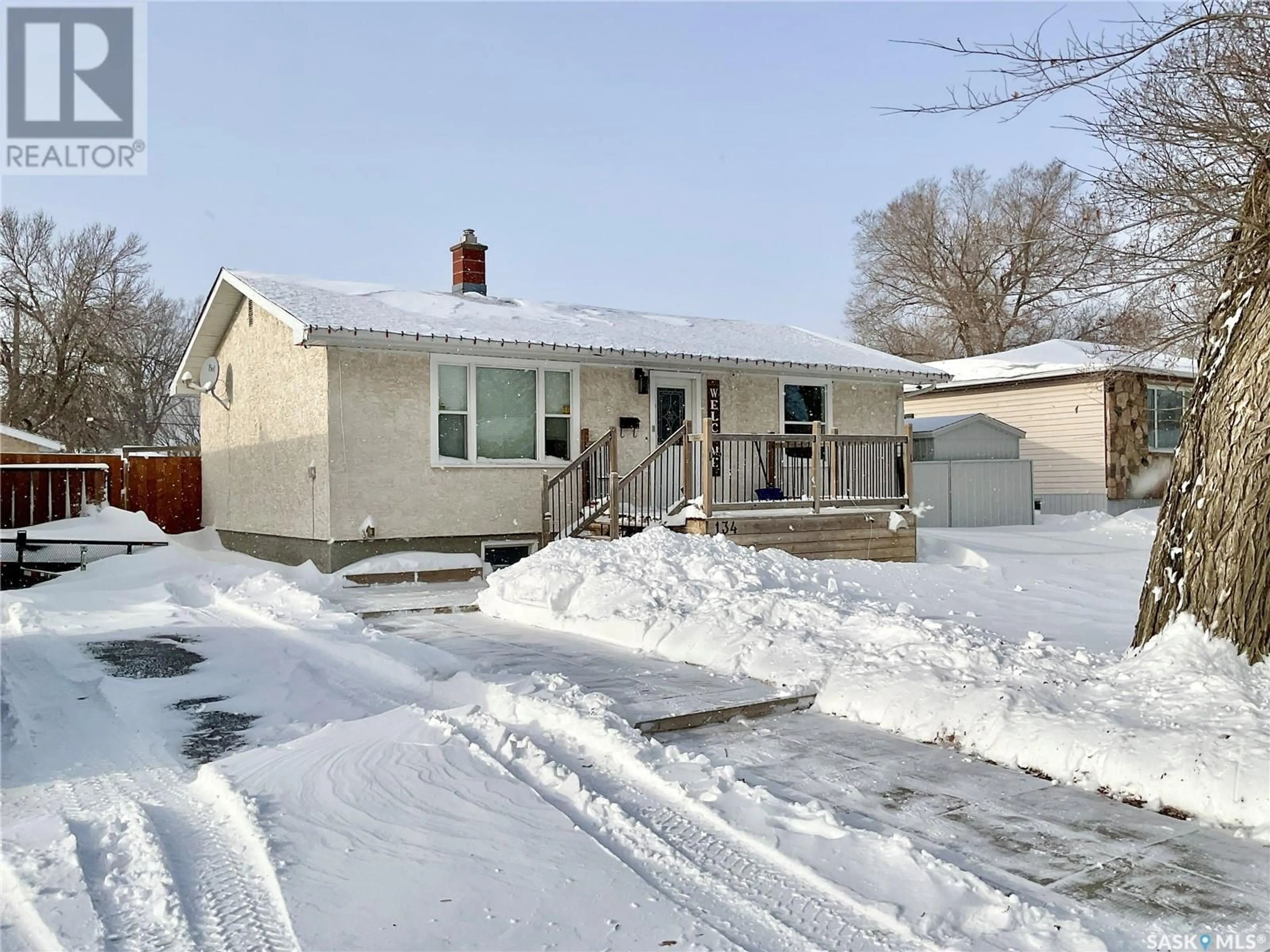 Frontside or backside of a home, the street view for 134 MONTREAL STREET N, Regina Saskatchewan S4R2S7