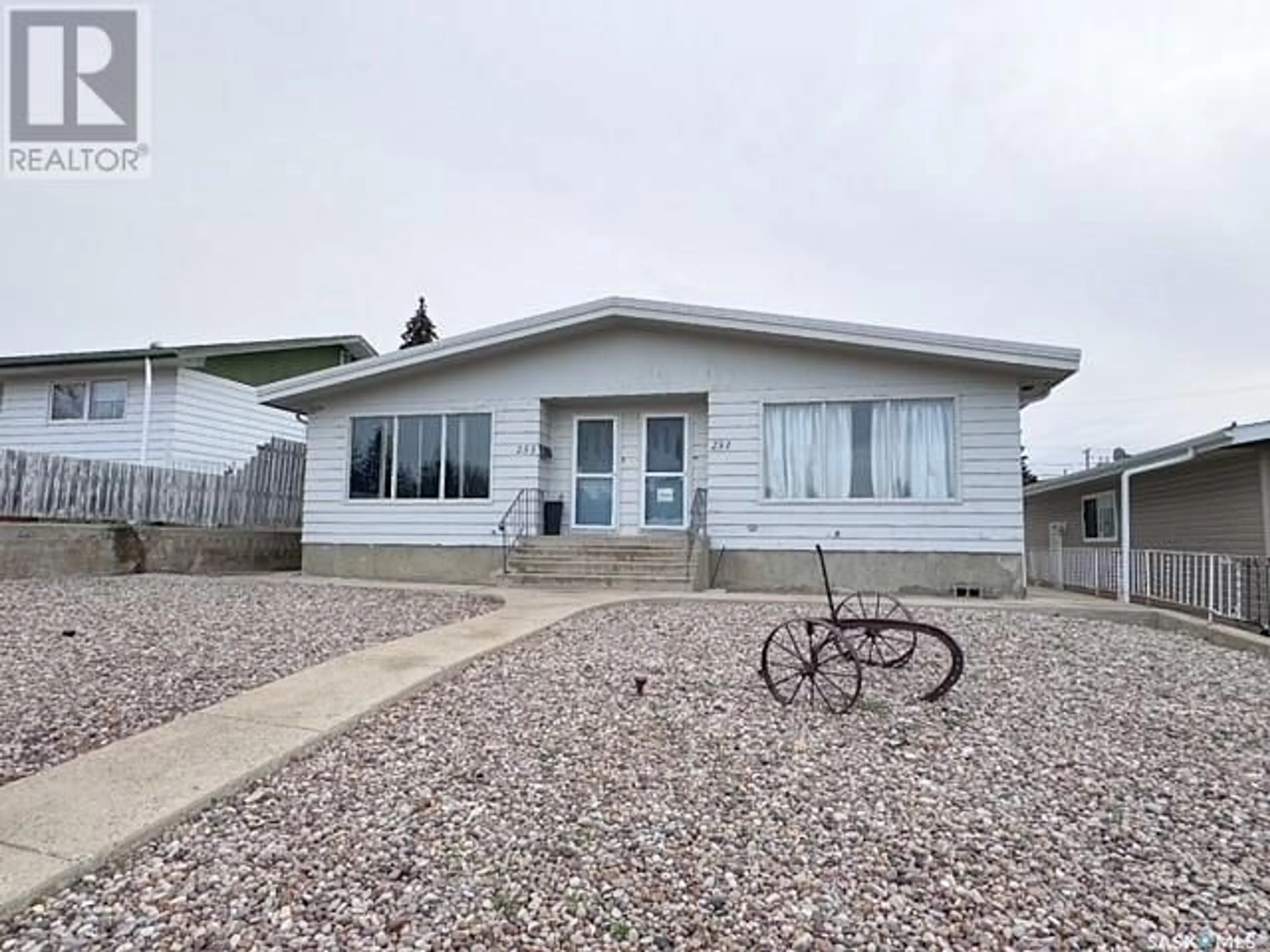 A pic from exterior of the house or condo, cottage for 251&255 17th AVENUE NE, Swift Current Saskatchewan S9H2X9