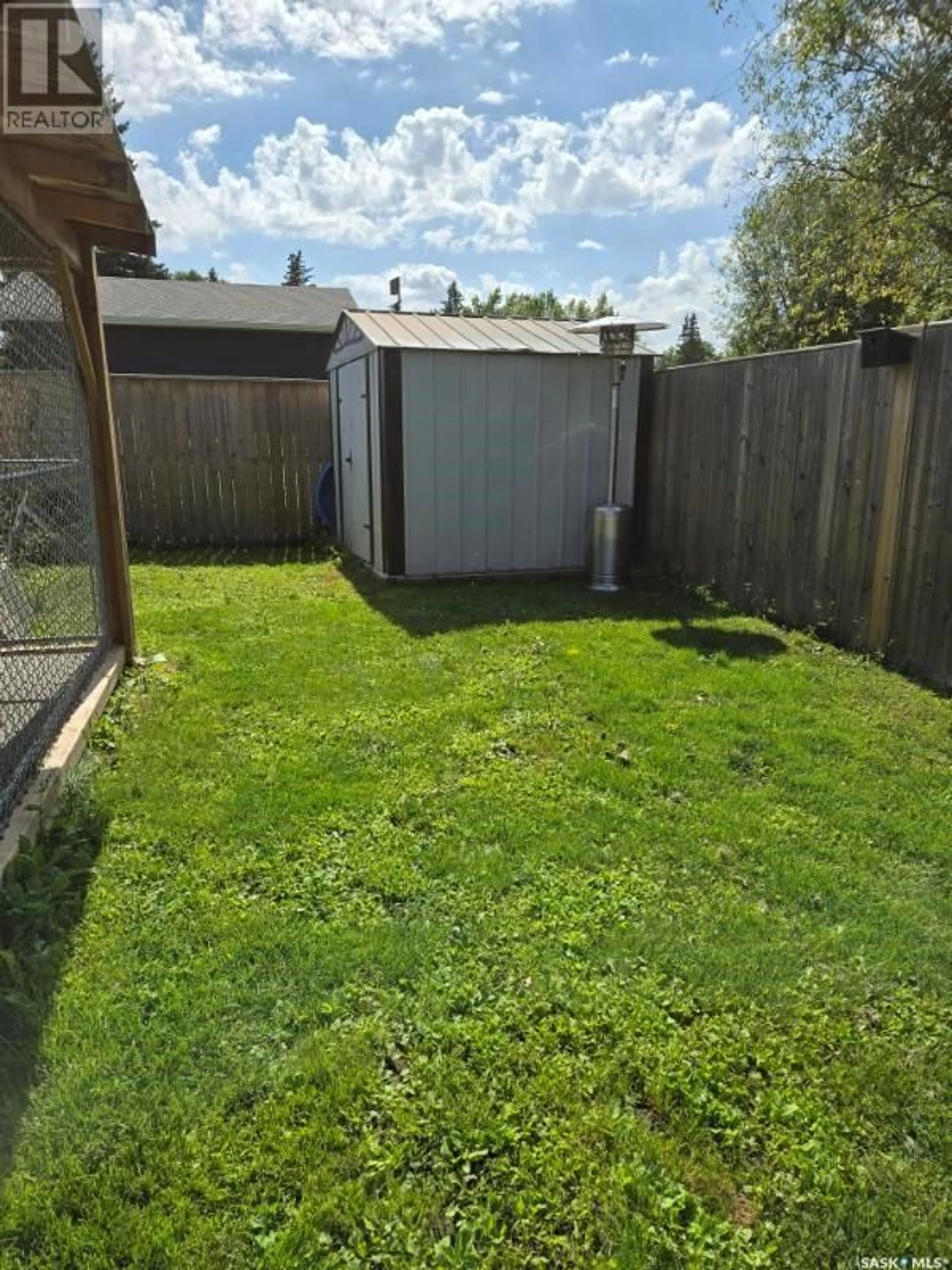 Shed for 142 Circlebrooke DRIVE, Yorkton Saskatchewan S3N2S4