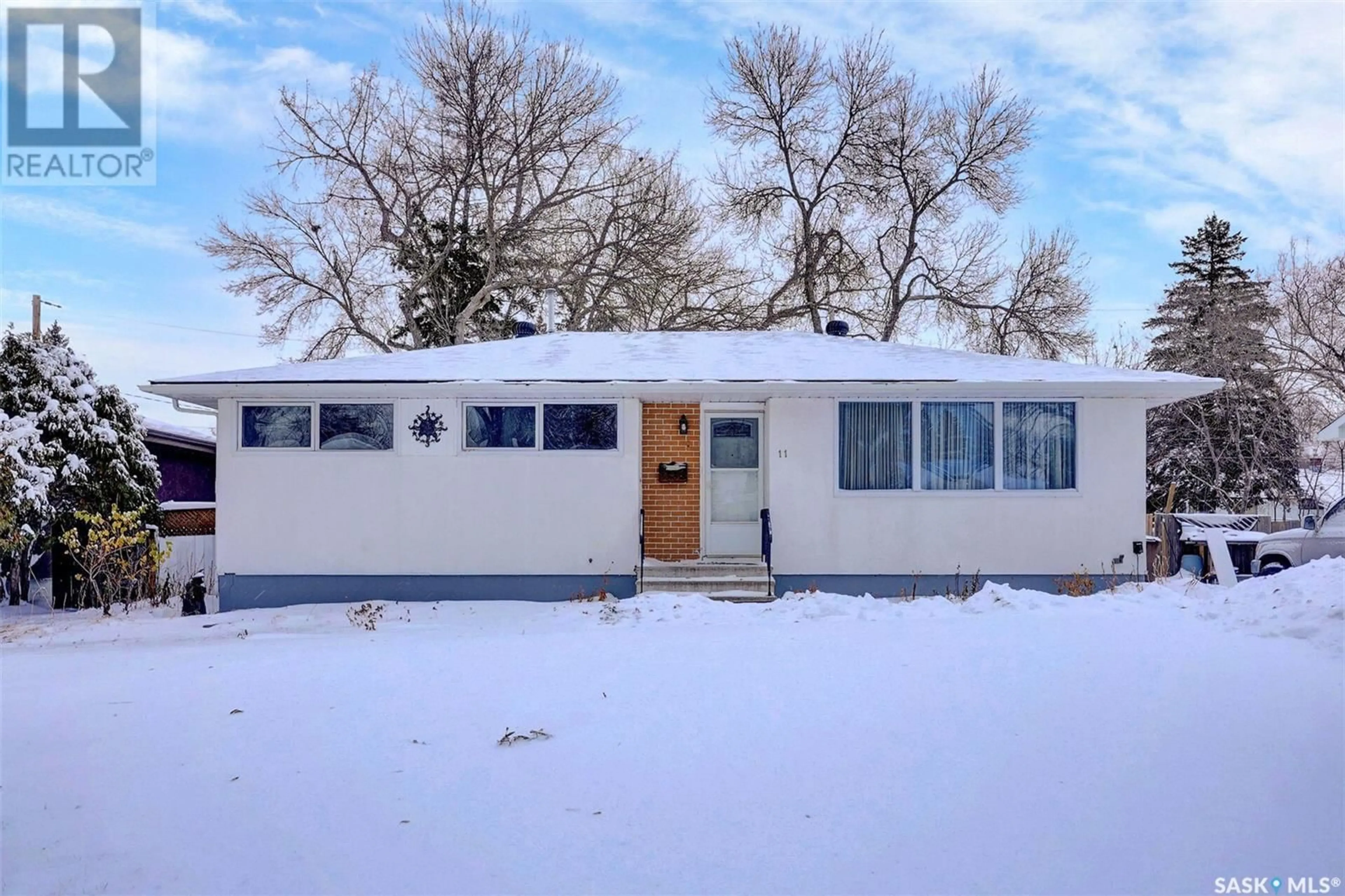 A pic from exterior of the house or condo, cottage for 11 Hawthorne CRESCENT, Regina Saskatchewan S4S4Y1