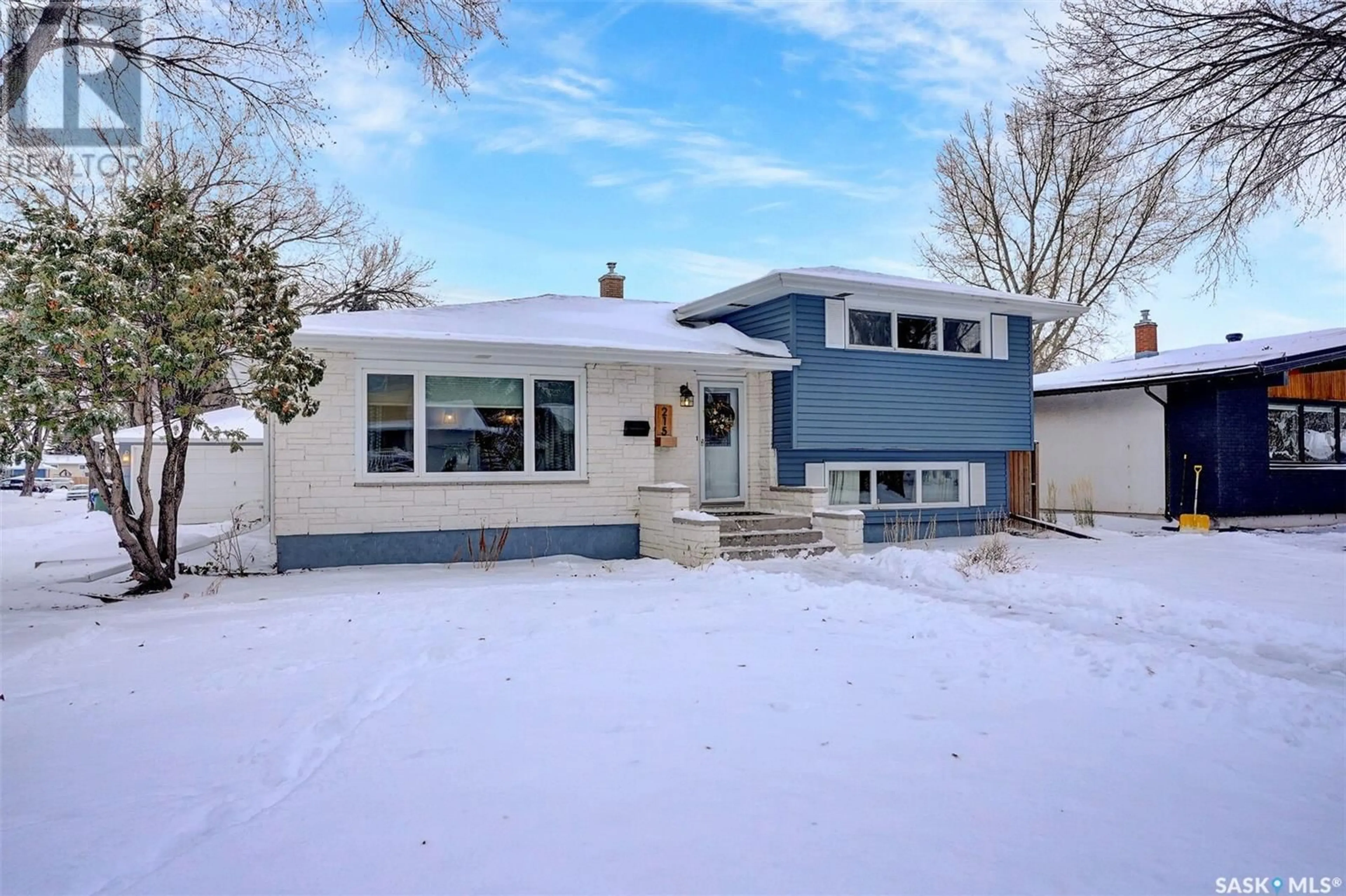 Frontside or backside of a home, cottage for 215 McKee CRESCENT, Regina Saskatchewan S4S5S4