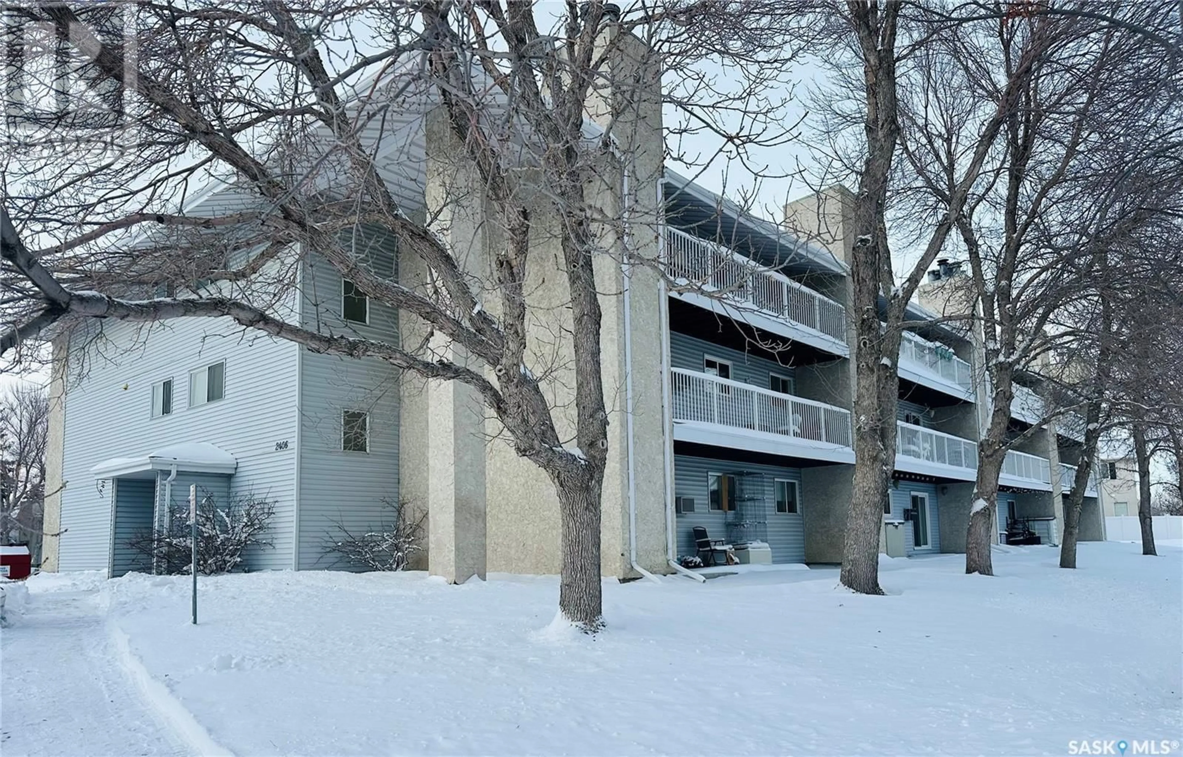 A pic from exterior of the house or condo, the front or back of building for 521 2406 Heseltine ROAD, Regina Saskatchewan S4V1N9