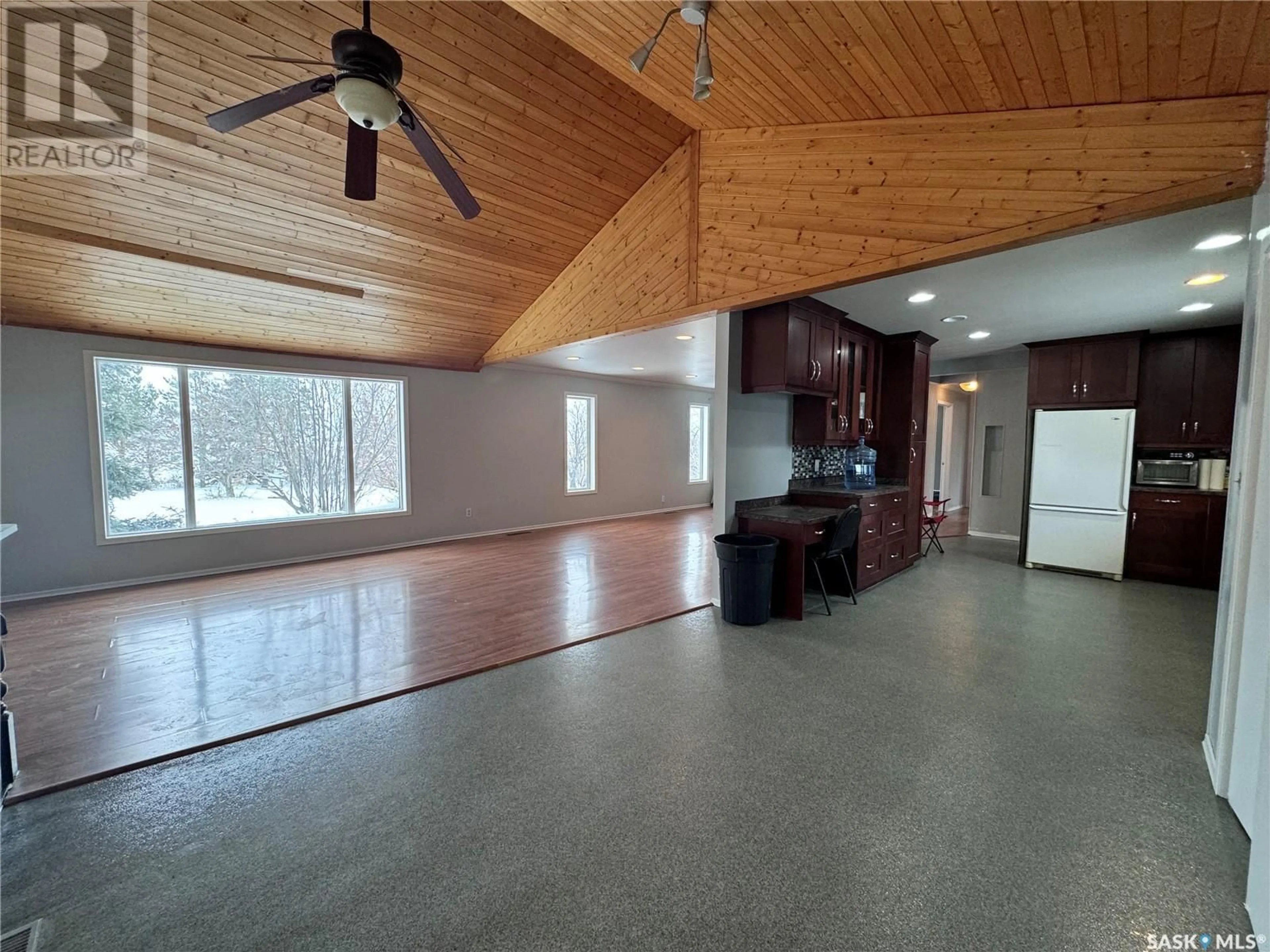 Open concept kitchen for Neufeld Acreage, Leroy Rm No. 339 Saskatchewan S0K2P0