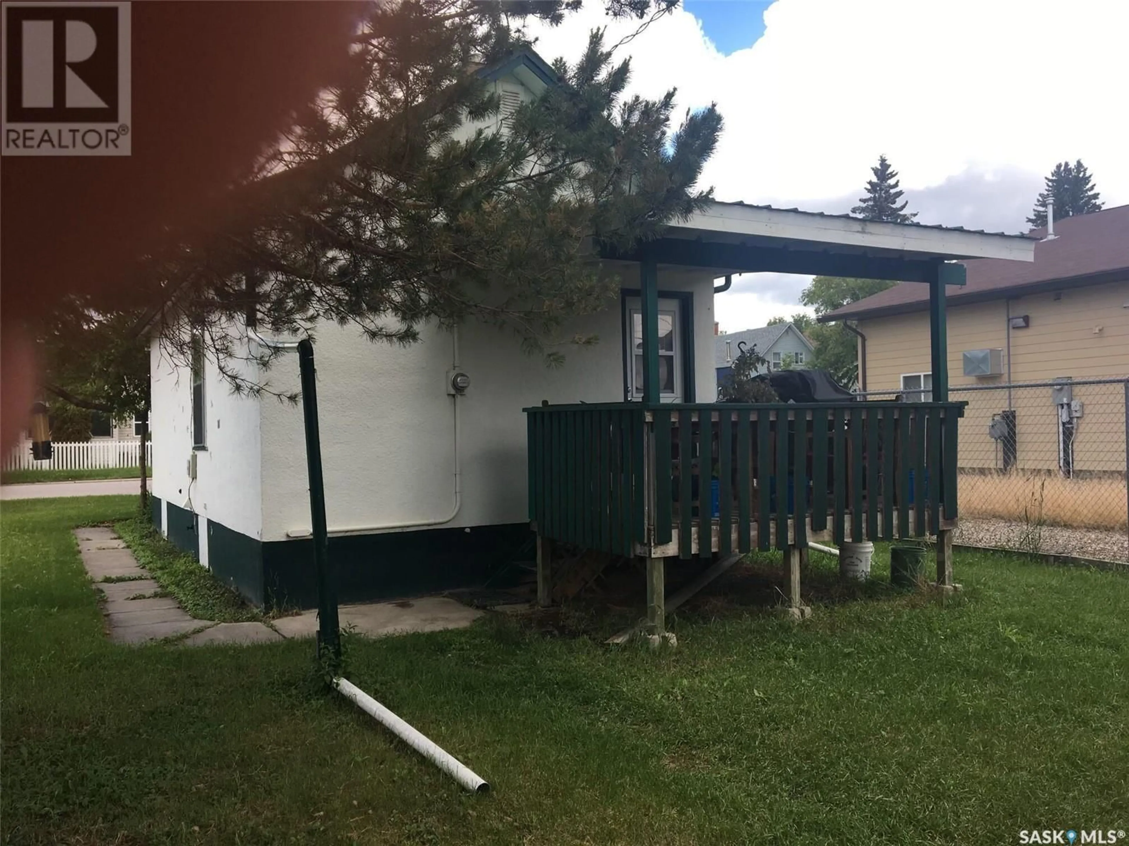 Frontside or backside of a home, the front or back of building for 533 13th STREET E, Prince Albert Saskatchewan S6V1E5