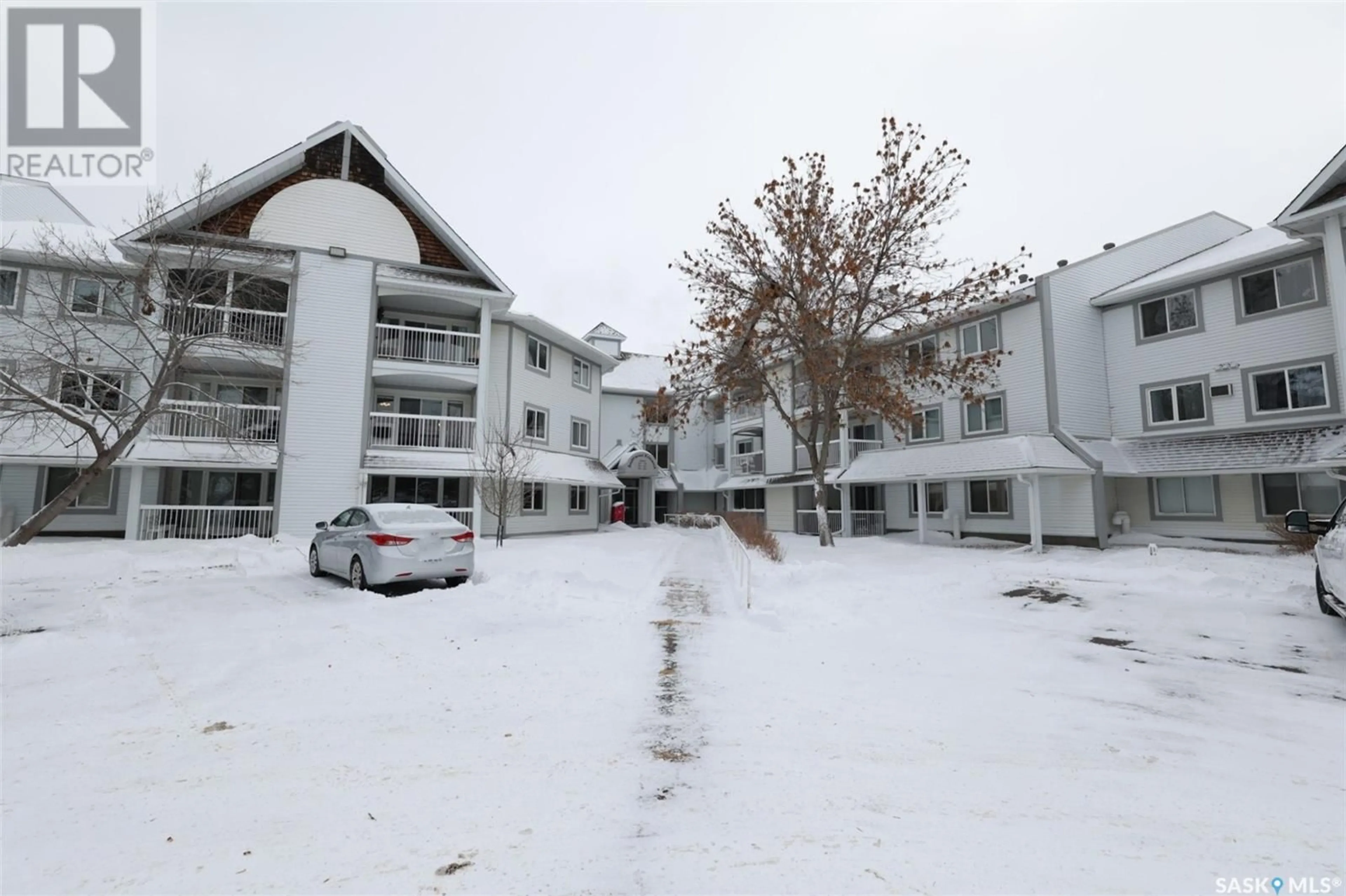 A pic from exterior of the house or condo, the street view for 214 960 Assiniboine AVENUE, Regina Saskatchewan S4V2P8