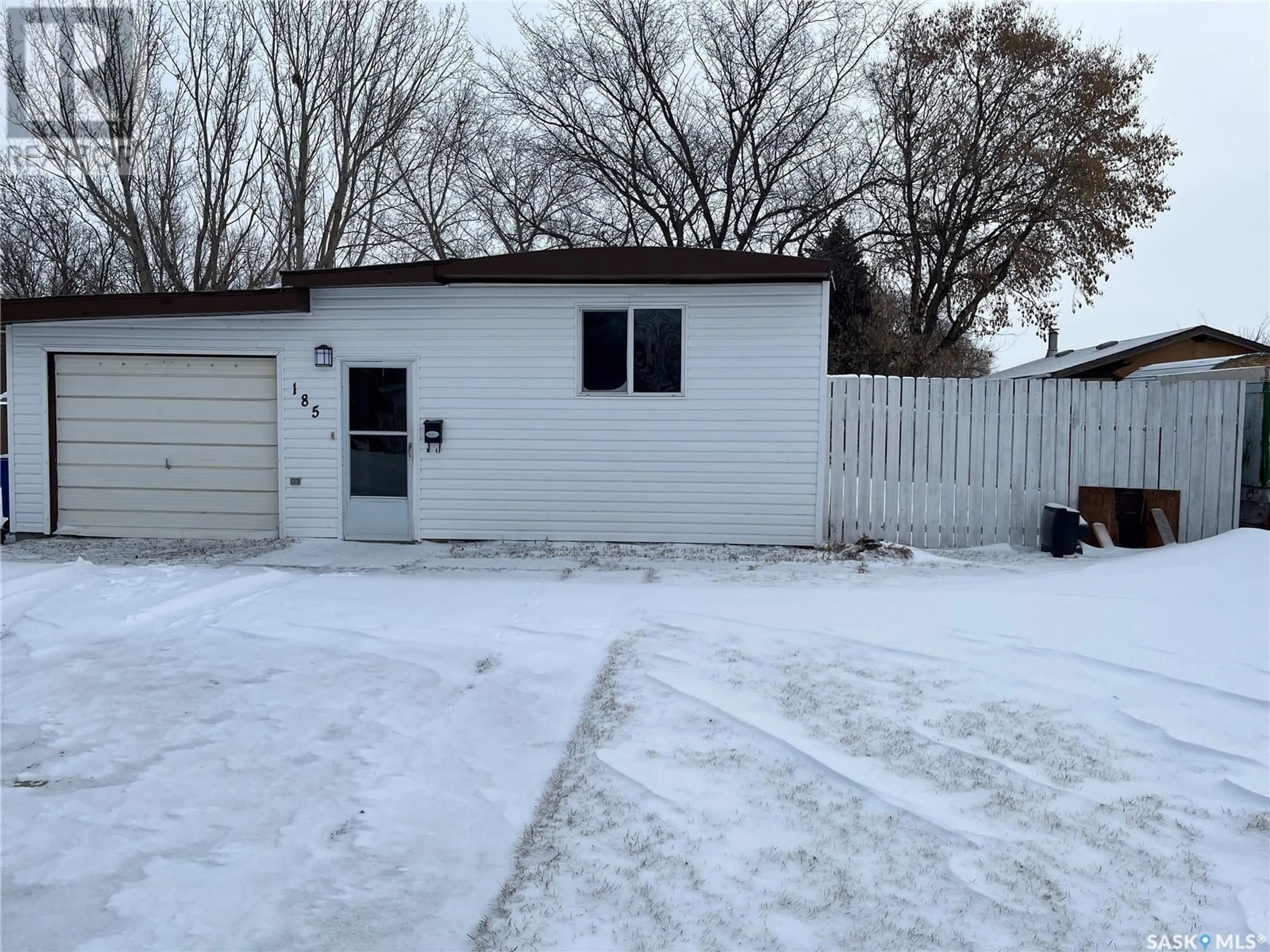 Shed for 185 Laing CRESCENT, Weyburn Saskatchewan S4H2R8