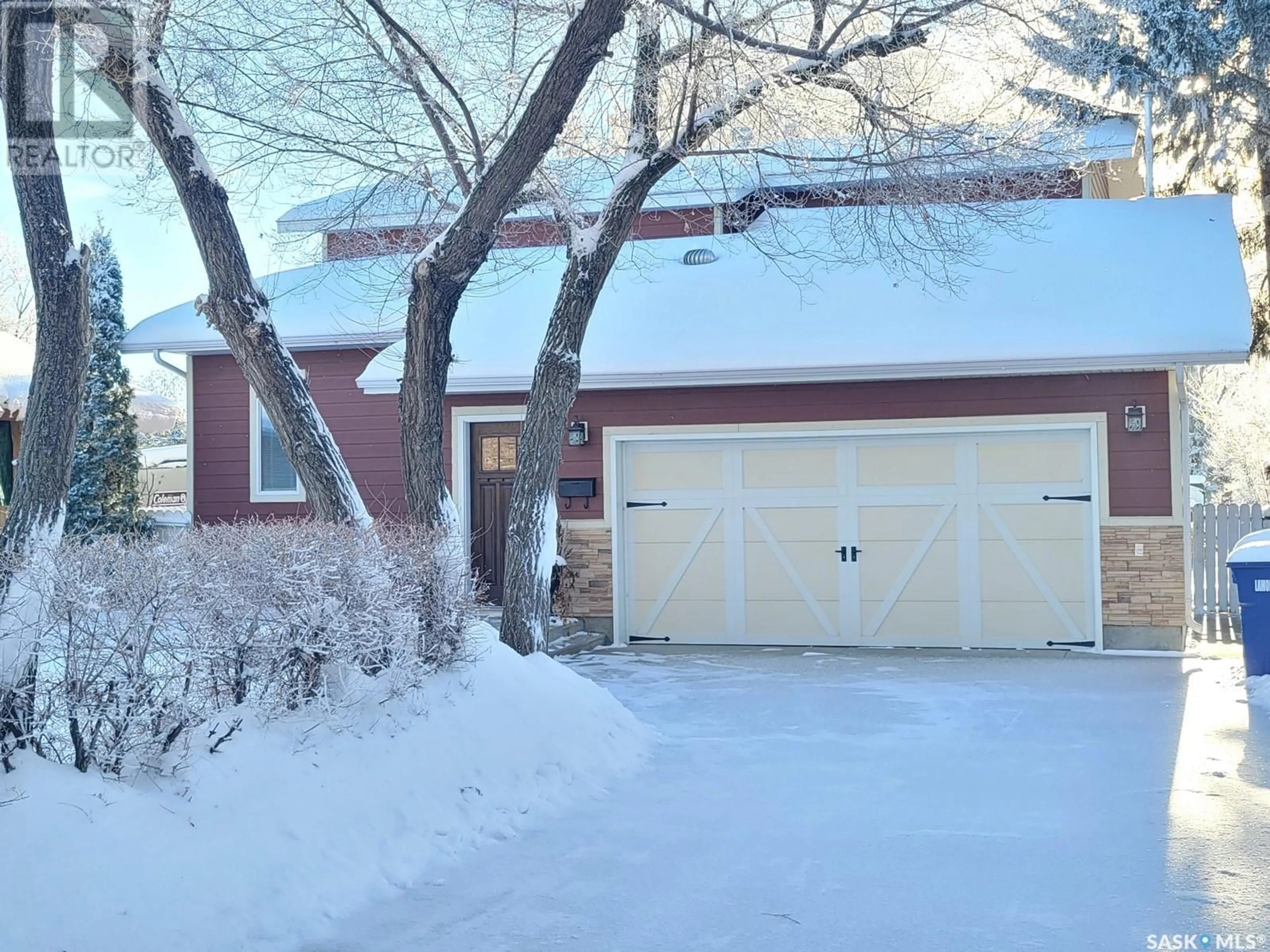 A pic from exterior of the house or condo, the street view for 616 2nd AVENUE W, Meadow Lake Saskatchewan S9X1A6