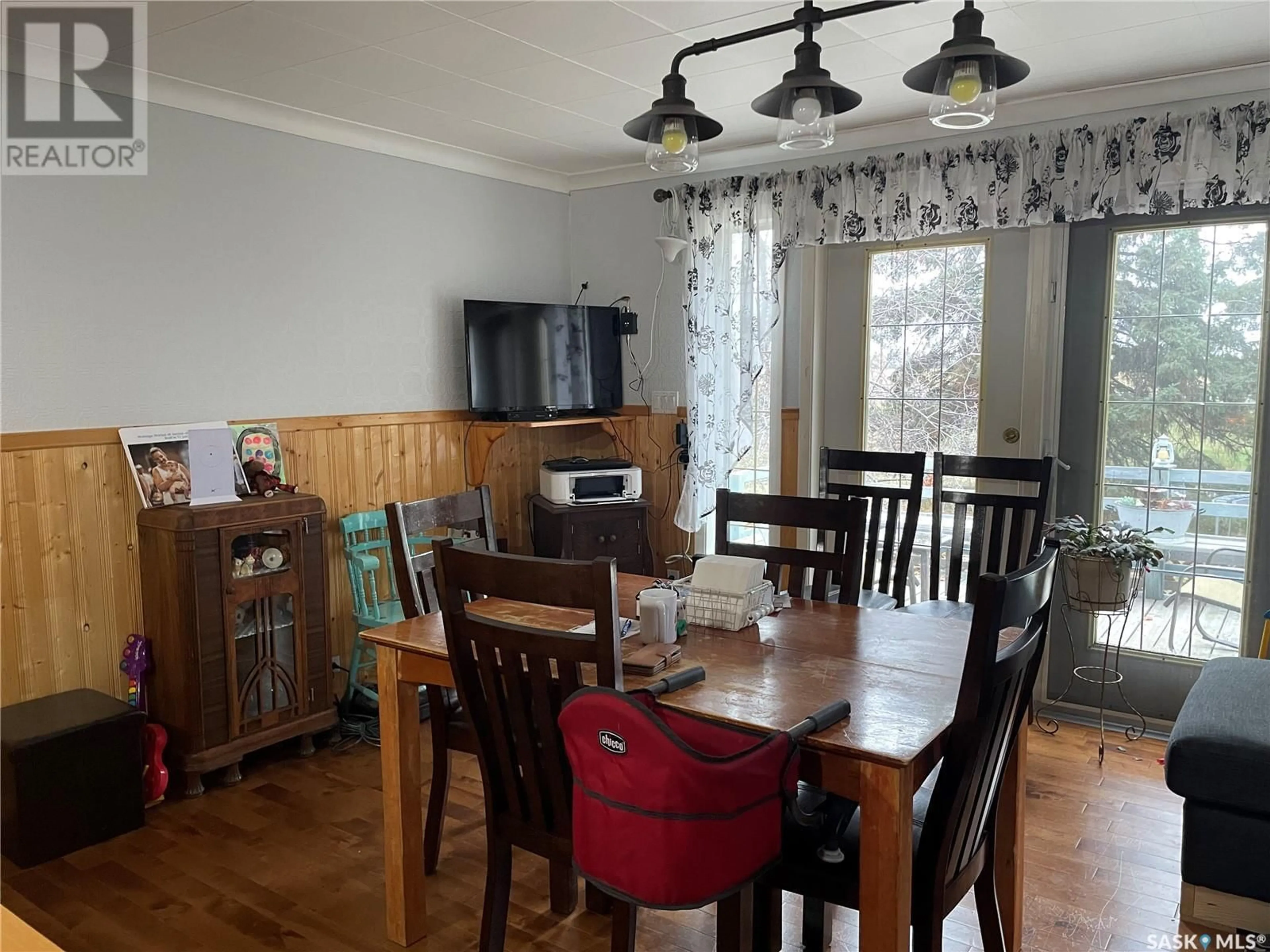 Dining room, wood/laminate floor for 50 ACRES, Makwa Saskatchewan S0M1N0