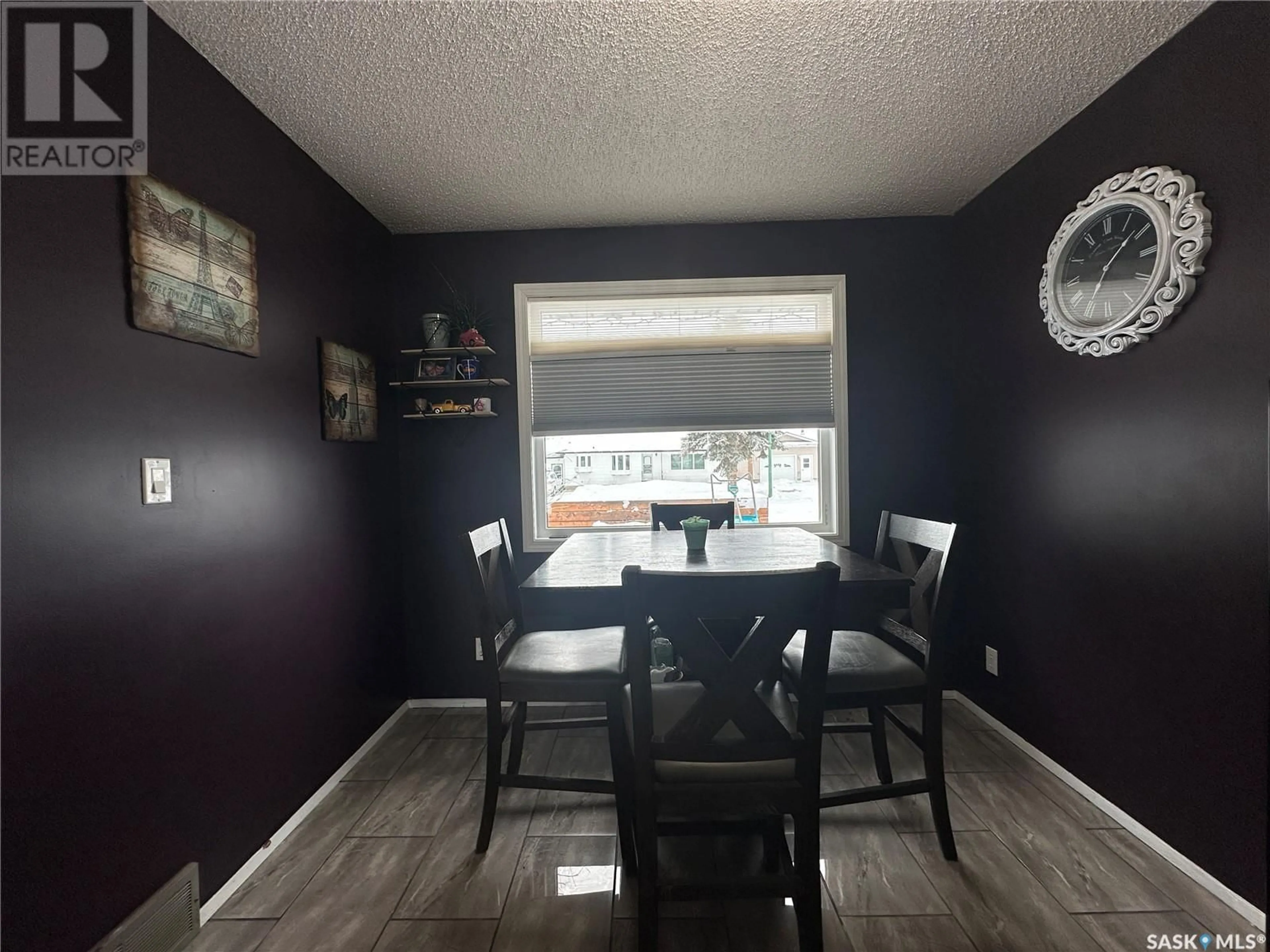 Dining room, wood floors, cottage for 65 Jubilee DRIVE, Humboldt Saskatchewan S0K2A0