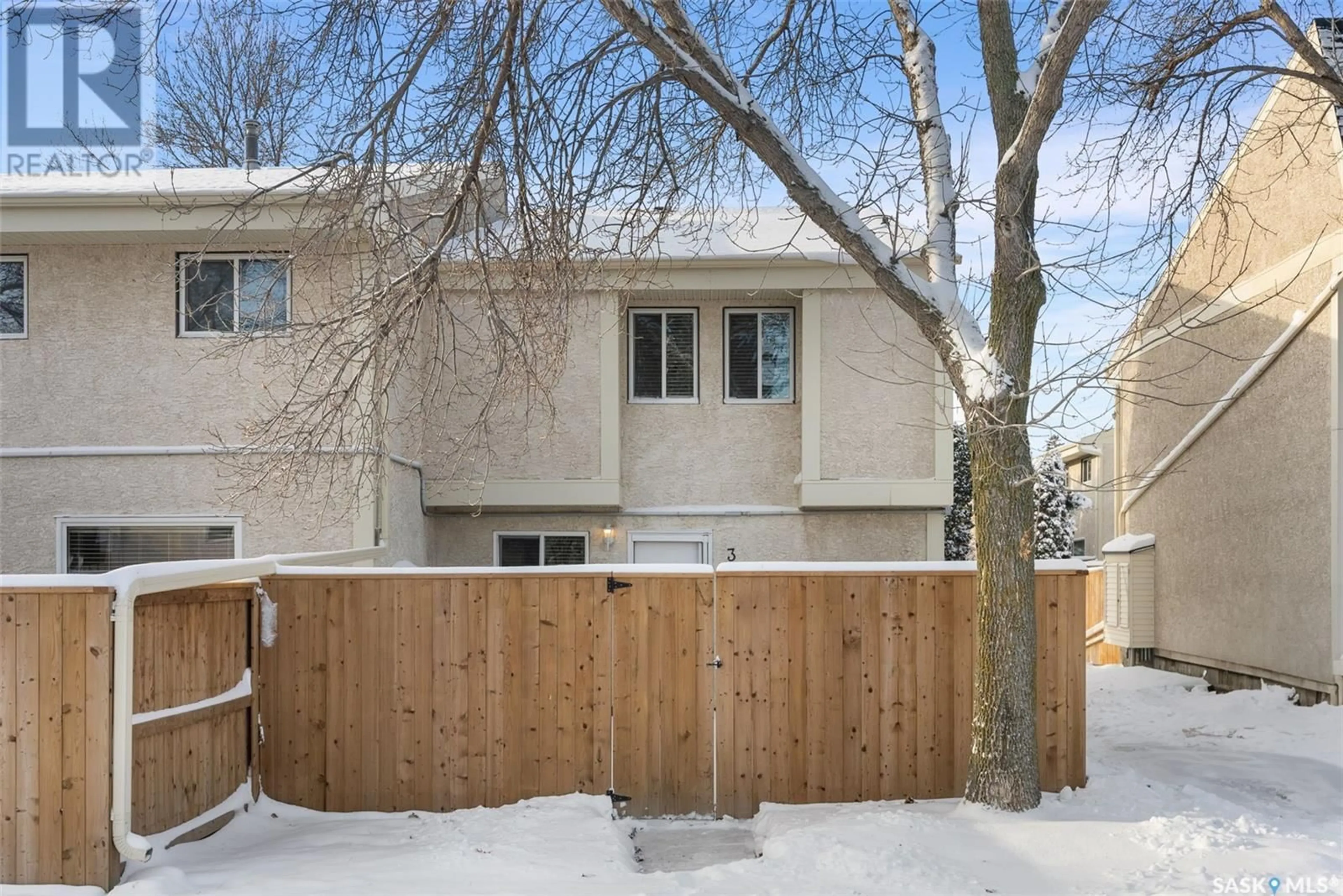 A pic from exterior of the house or condo, the fenced backyard for 3 Killarney WAY, Regina Saskatchewan S4S6X8