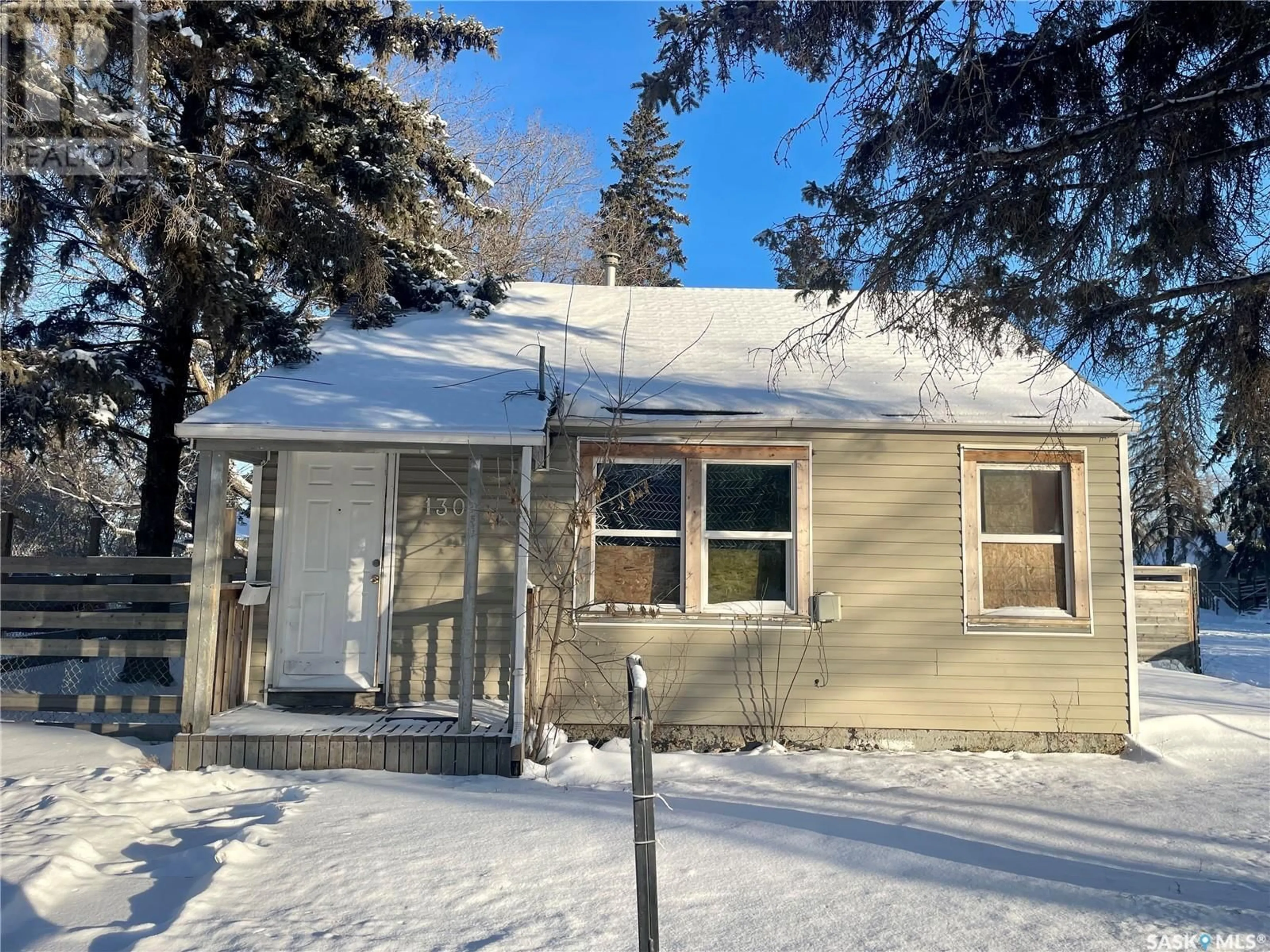 A pic from exterior of the house or condo, cottage for 1302 Idylwyld DRIVE N, Saskatoon Saskatchewan S7L1A4