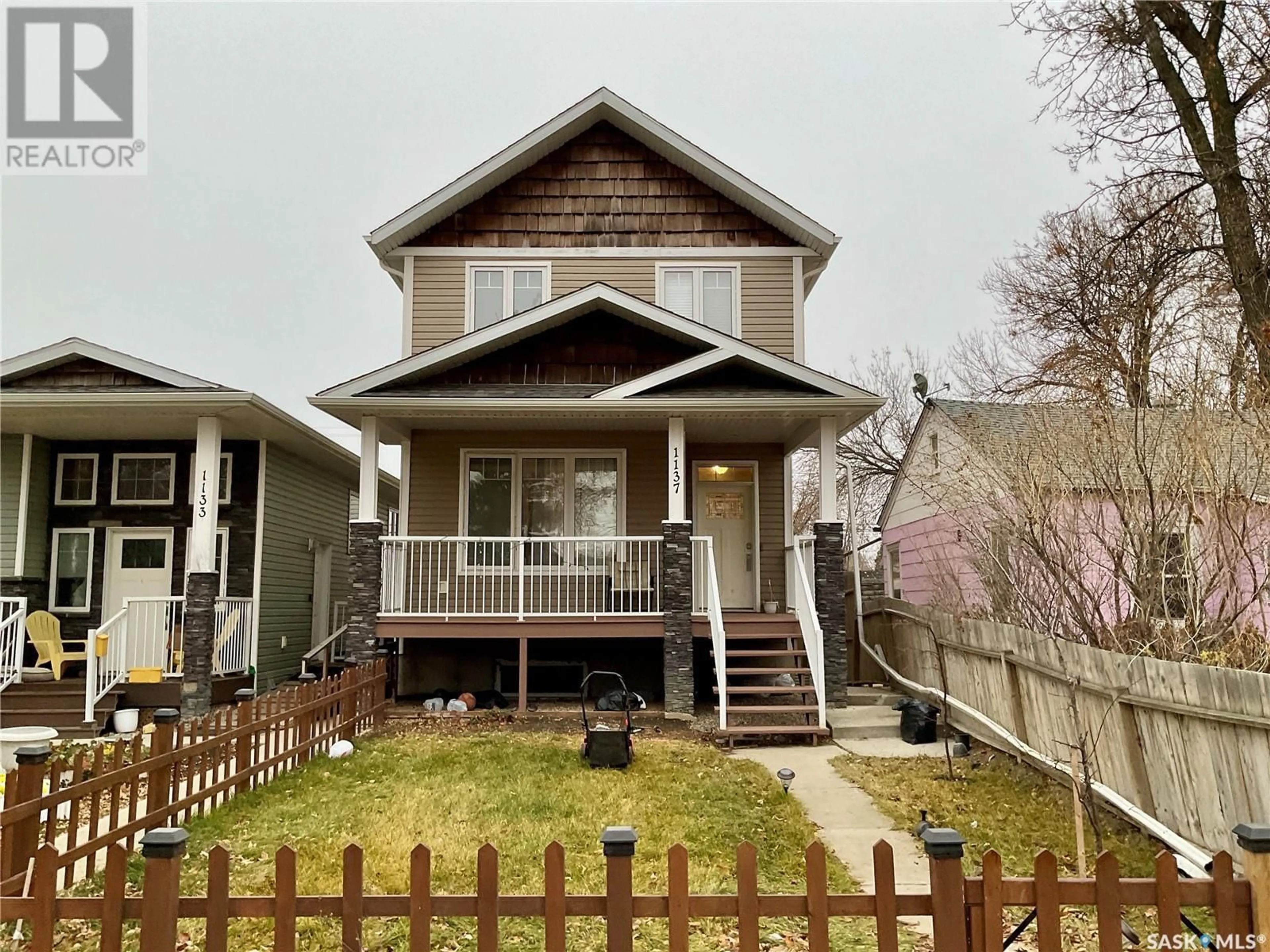 Home with vinyl exterior material, street for 1137 WALLACE STREET, Regina Saskatchewan S4N3Z1