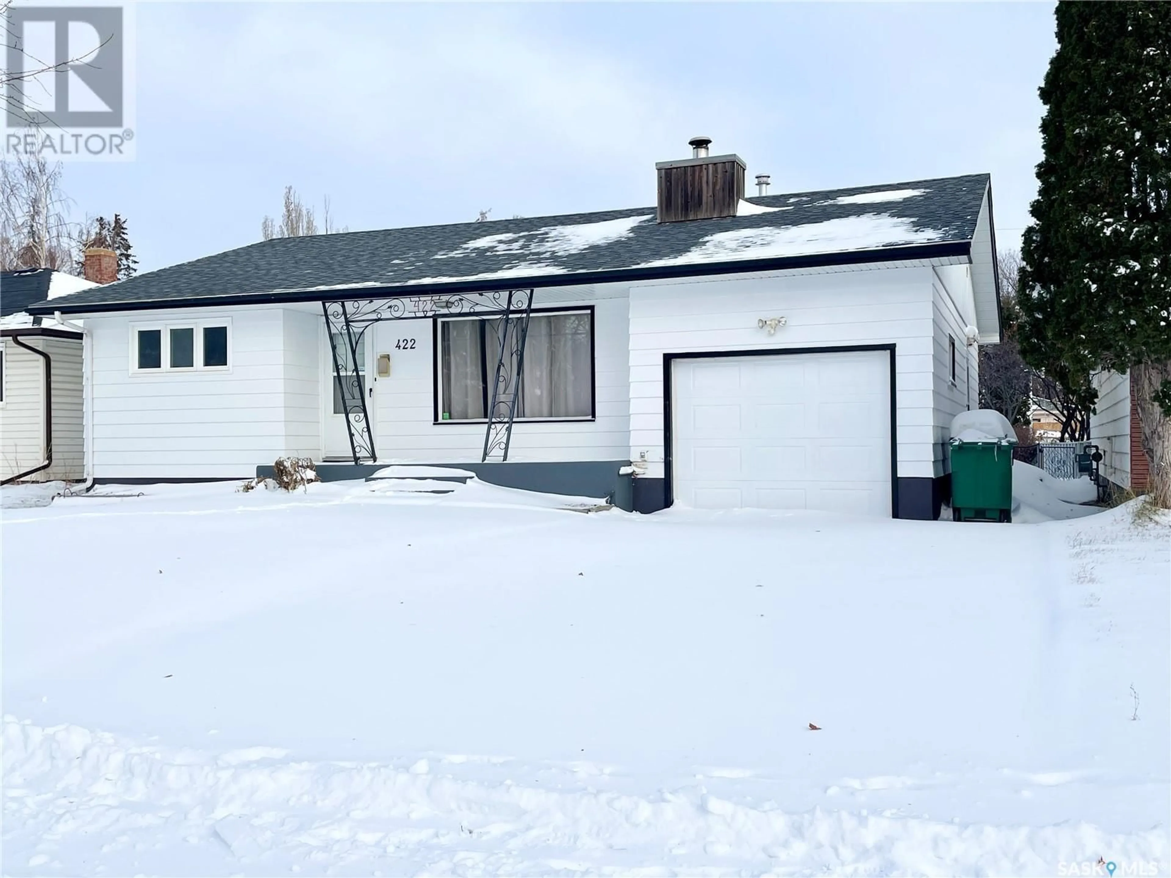 Frontside or backside of a home, cottage for 422 R AVENUE N, Saskatoon Saskatchewan S7L2Y9