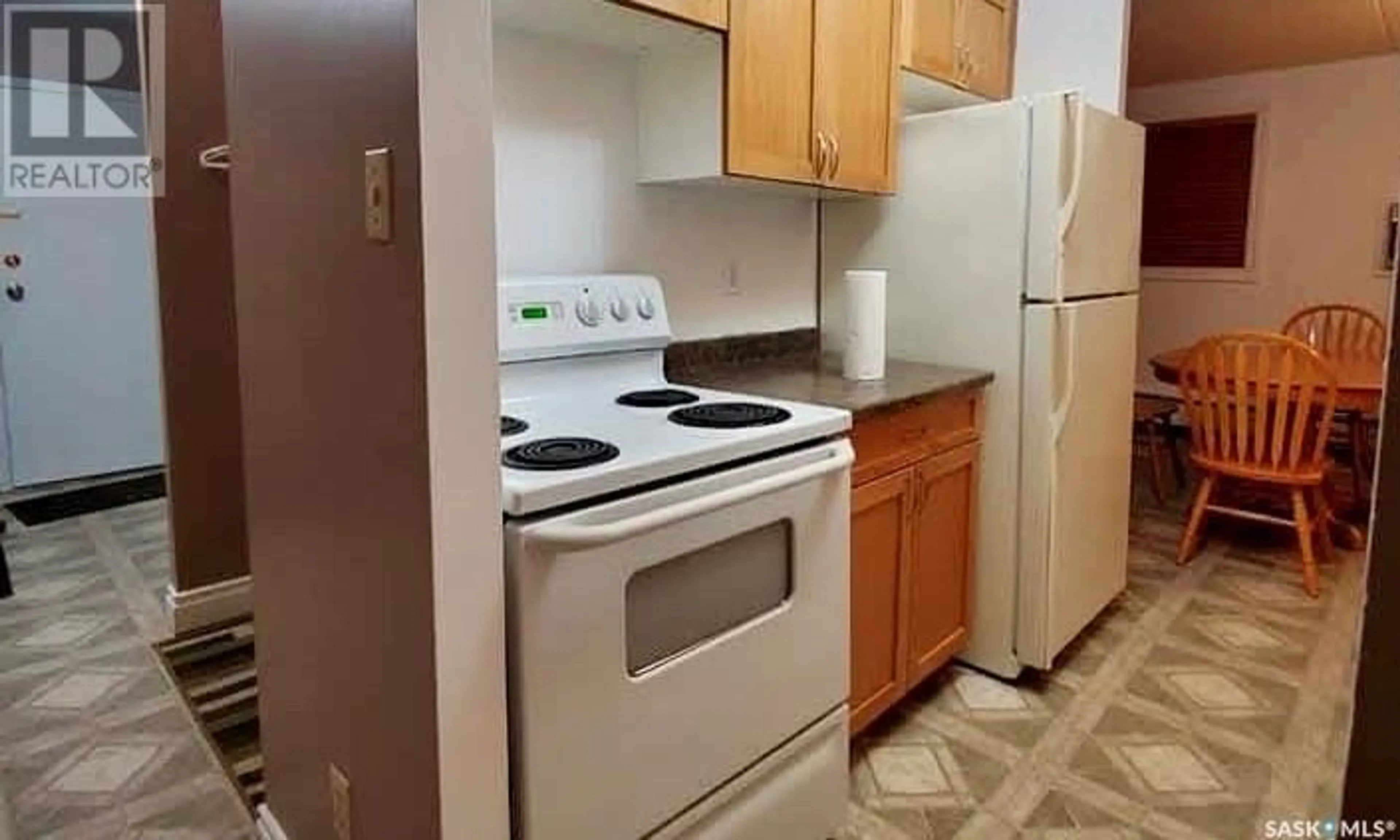 Standard kitchen, unknown floor for 12 47 Centennial STREET, Regina Saskatchewan S4S6P8