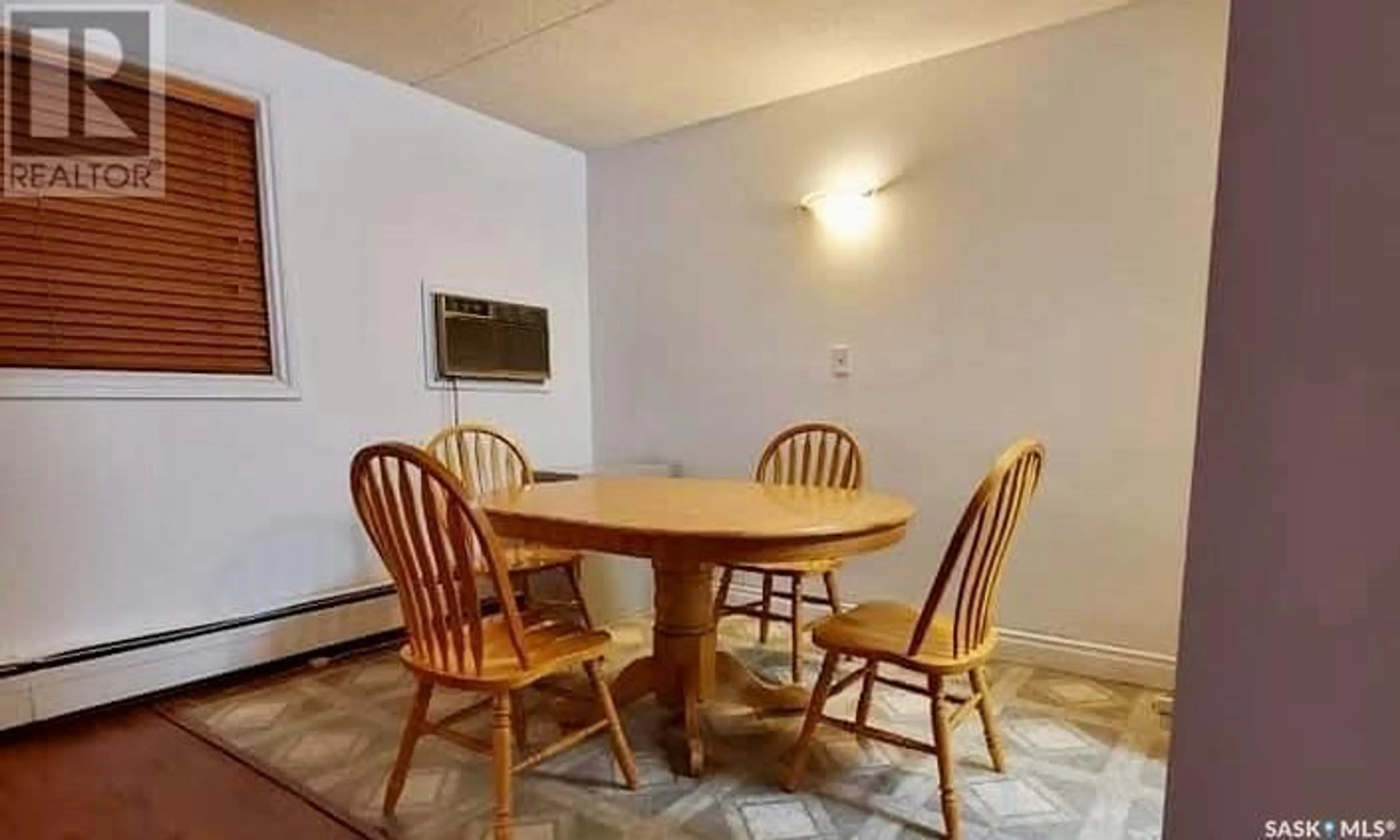 Dining room, wood floors, cottage for 12 47 Centennial STREET, Regina Saskatchewan S4S6P8