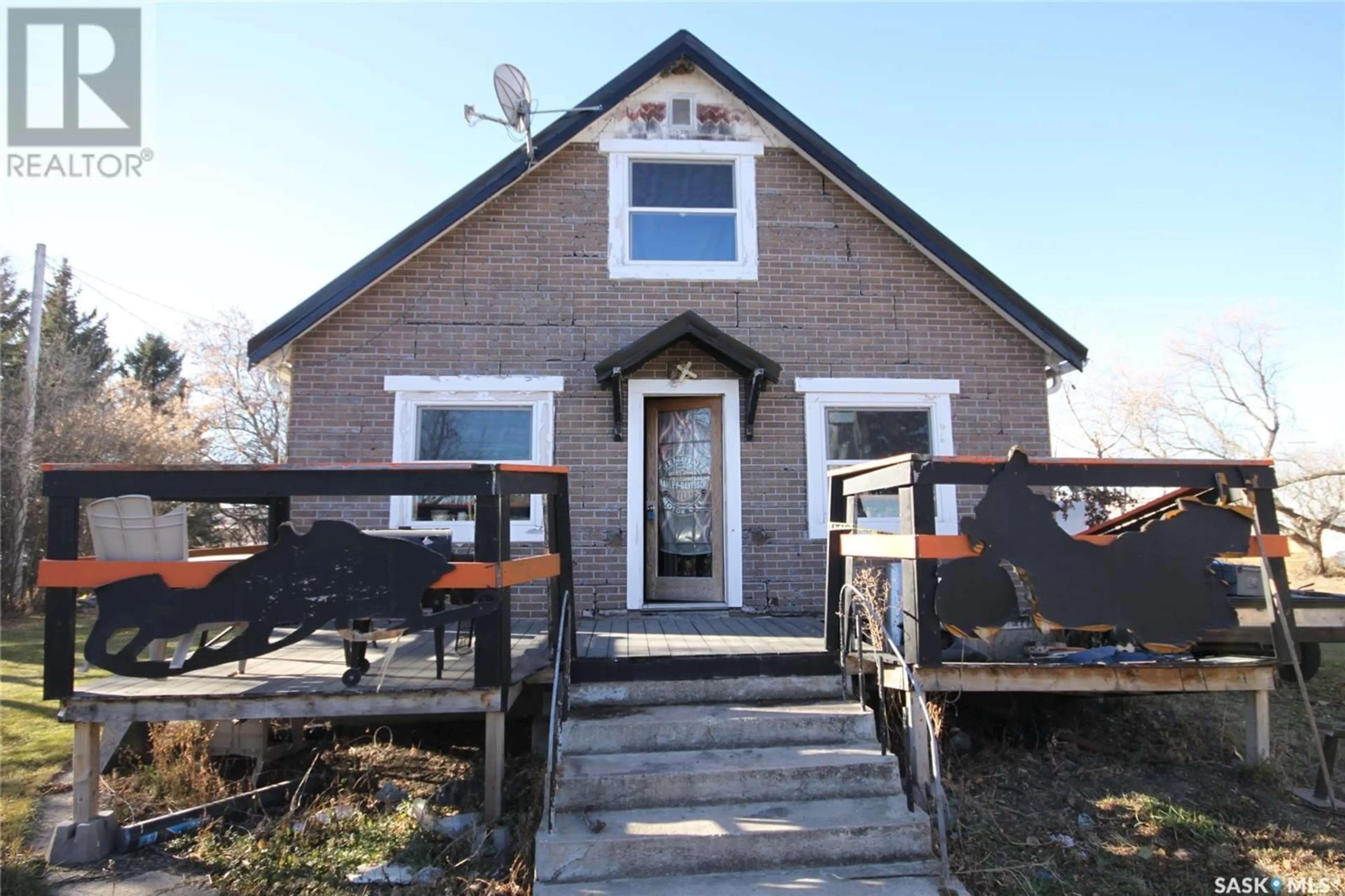 Frontside or backside of a home, cottage for 56 2nd AVENUE, Montmartre Saskatchewan S0G3M0