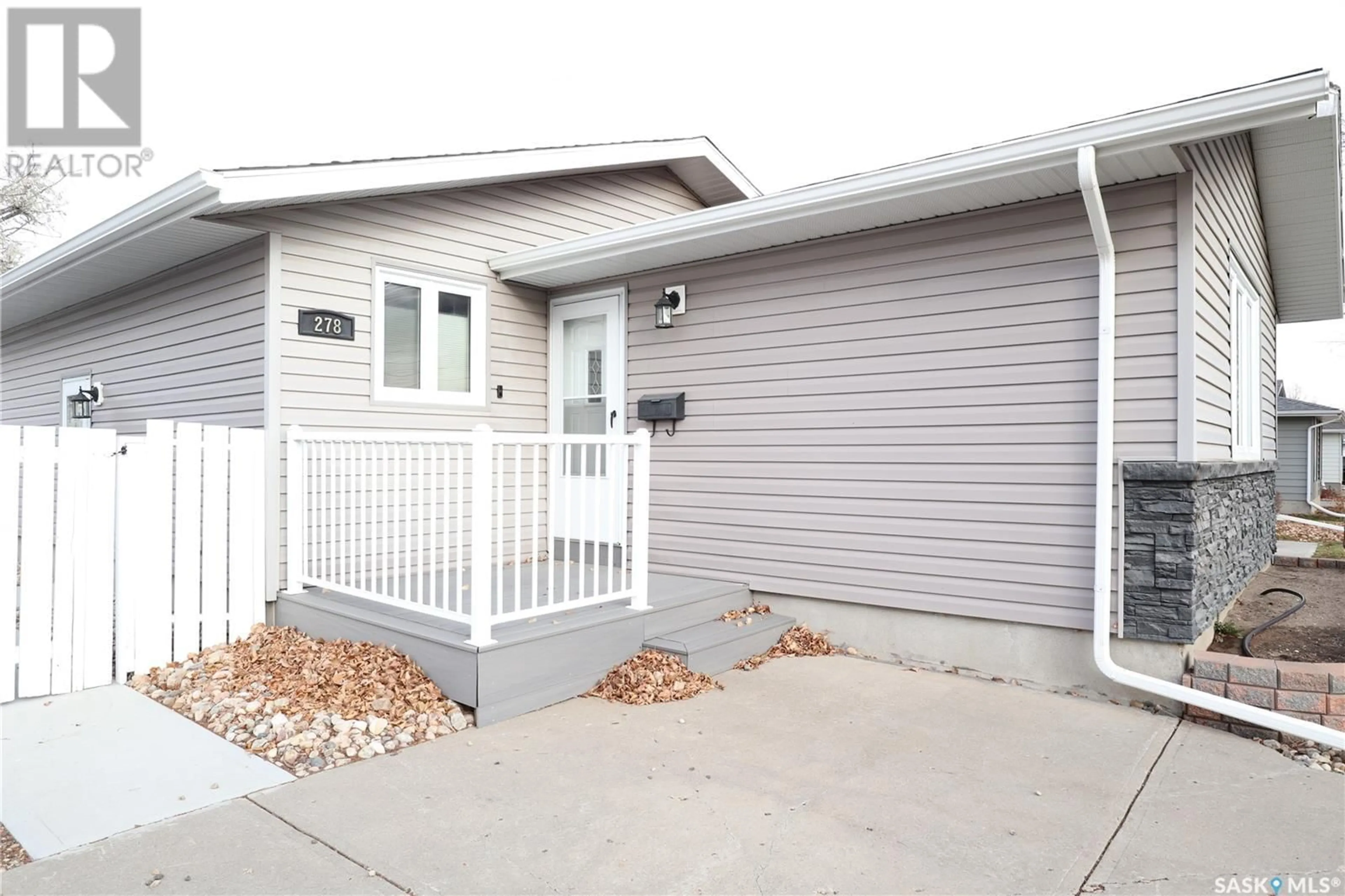 A pic from exterior of the house or condo, cottage for 278 Trifunov CRESCENT, Regina Saskatchewan S4R7C9