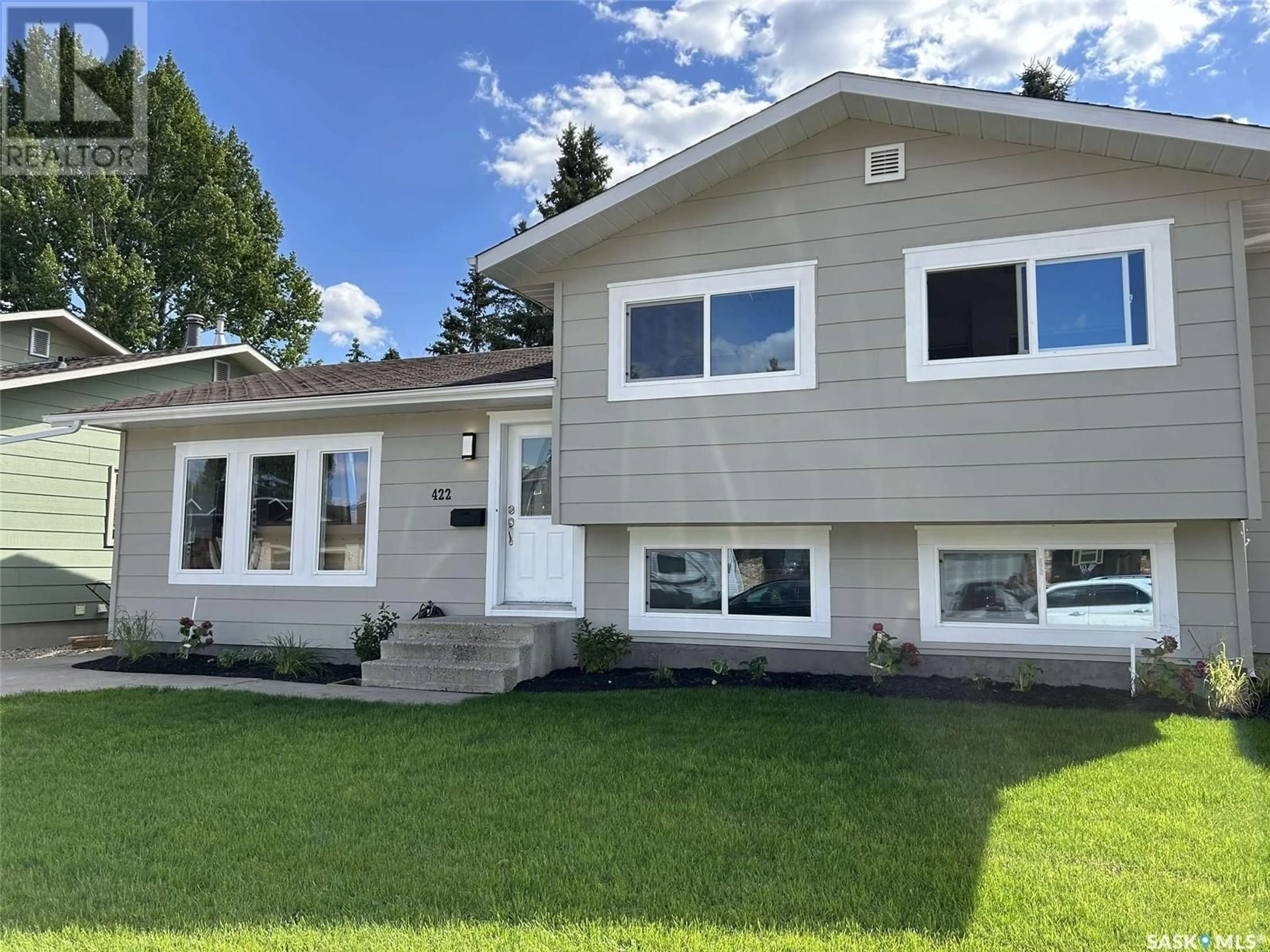 Frontside or backside of a home, cottage for 422 CREAN LANE, Saskatoon Saskatchewan S7J3X4