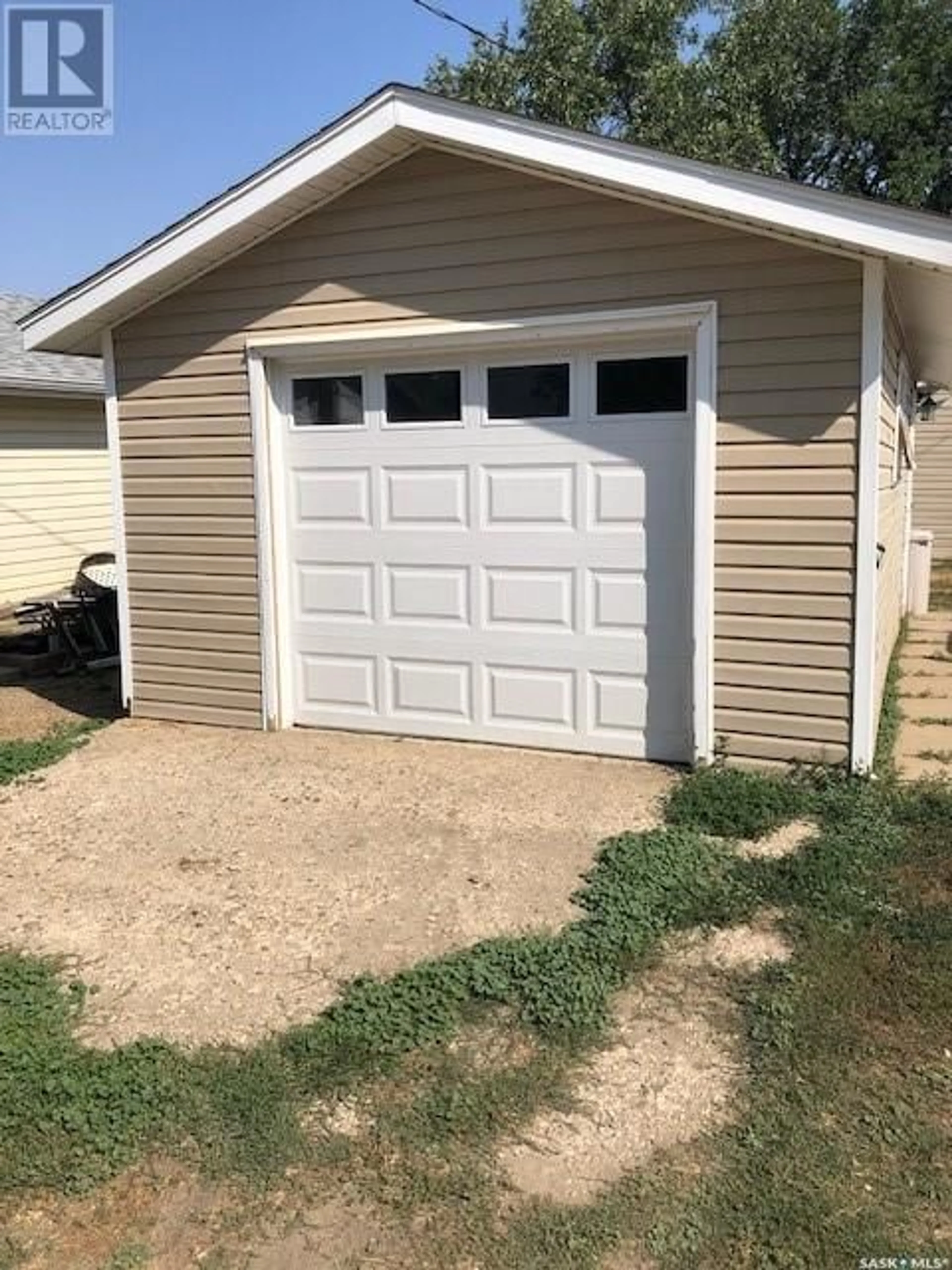 Shed for 206 3rd AVENUE E, Assiniboia Saskatchewan S0H0B0