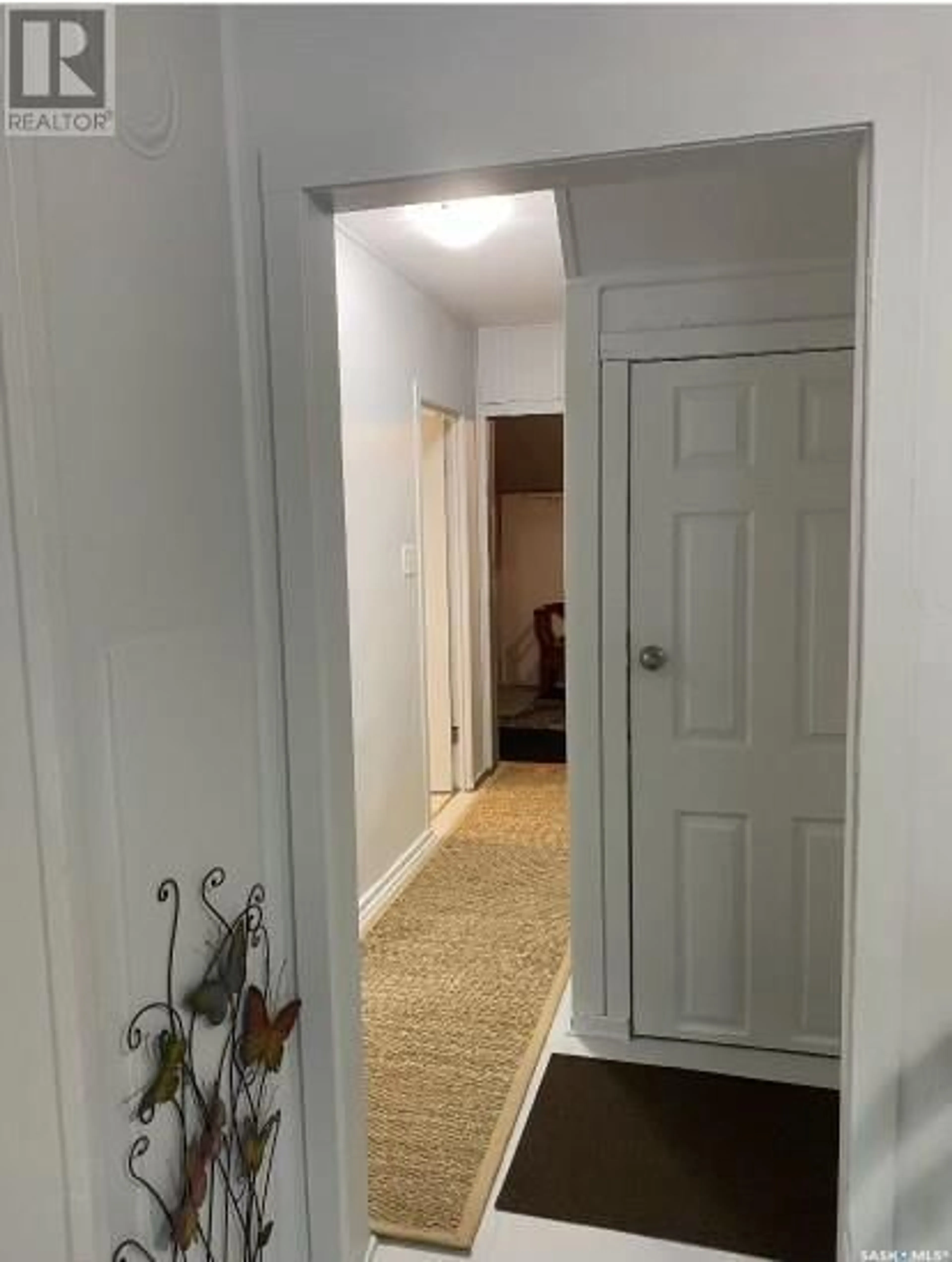 Indoor entryway, not visible floor for 9 Stanley PLACE, Saskatoon Saskatchewan S7L1C3