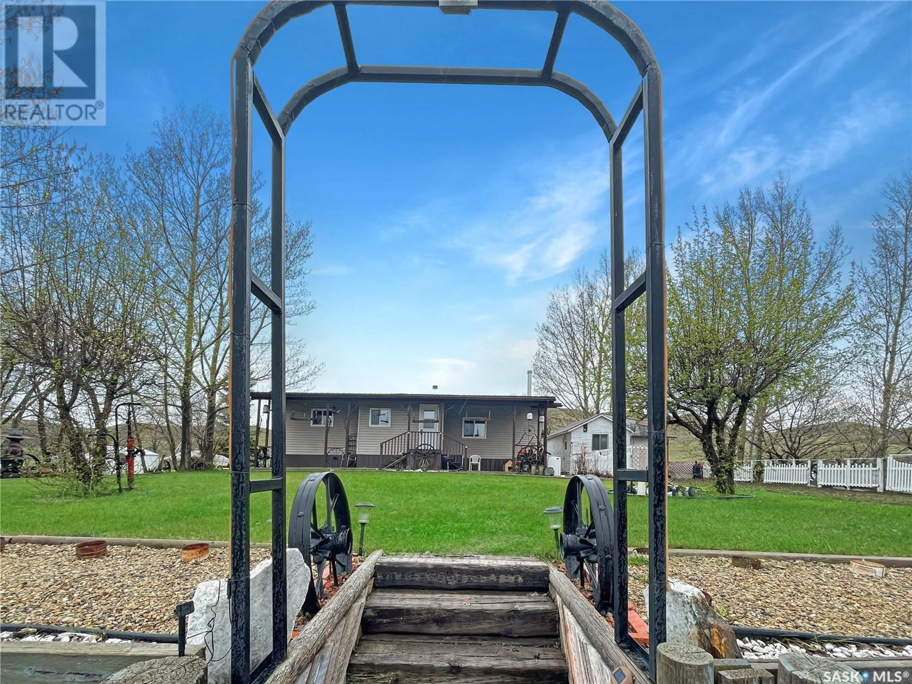 Unknown for 215A PELLETIER DRIVE, Lac Pelletier Saskatchewan S0N1T0
